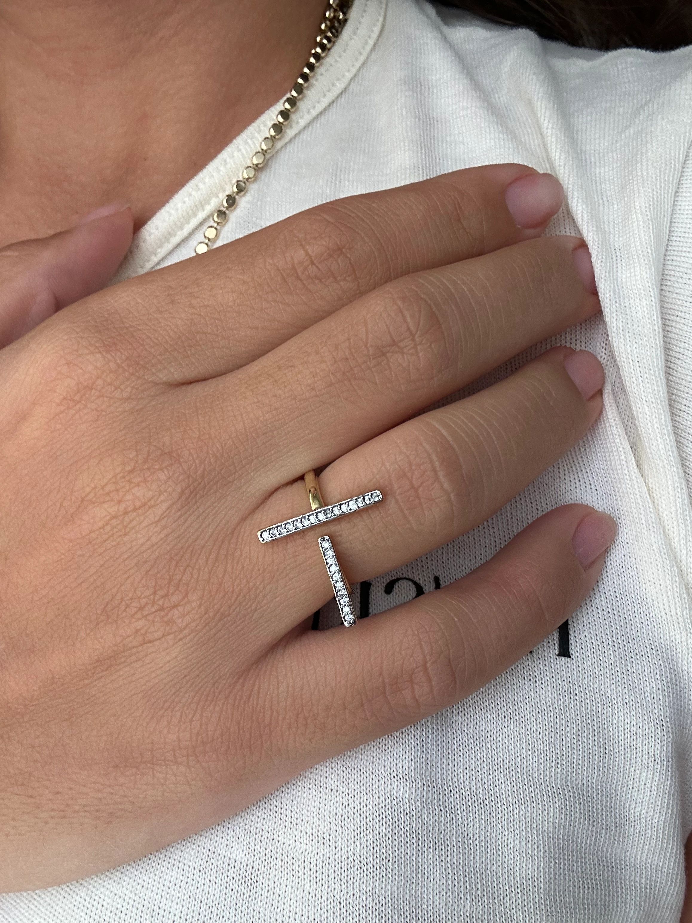 illys Gold Üzeri Yatay ve Dikey Zirkon Taş Detaylı Arası Açık Ayarlanabilir Yüzük