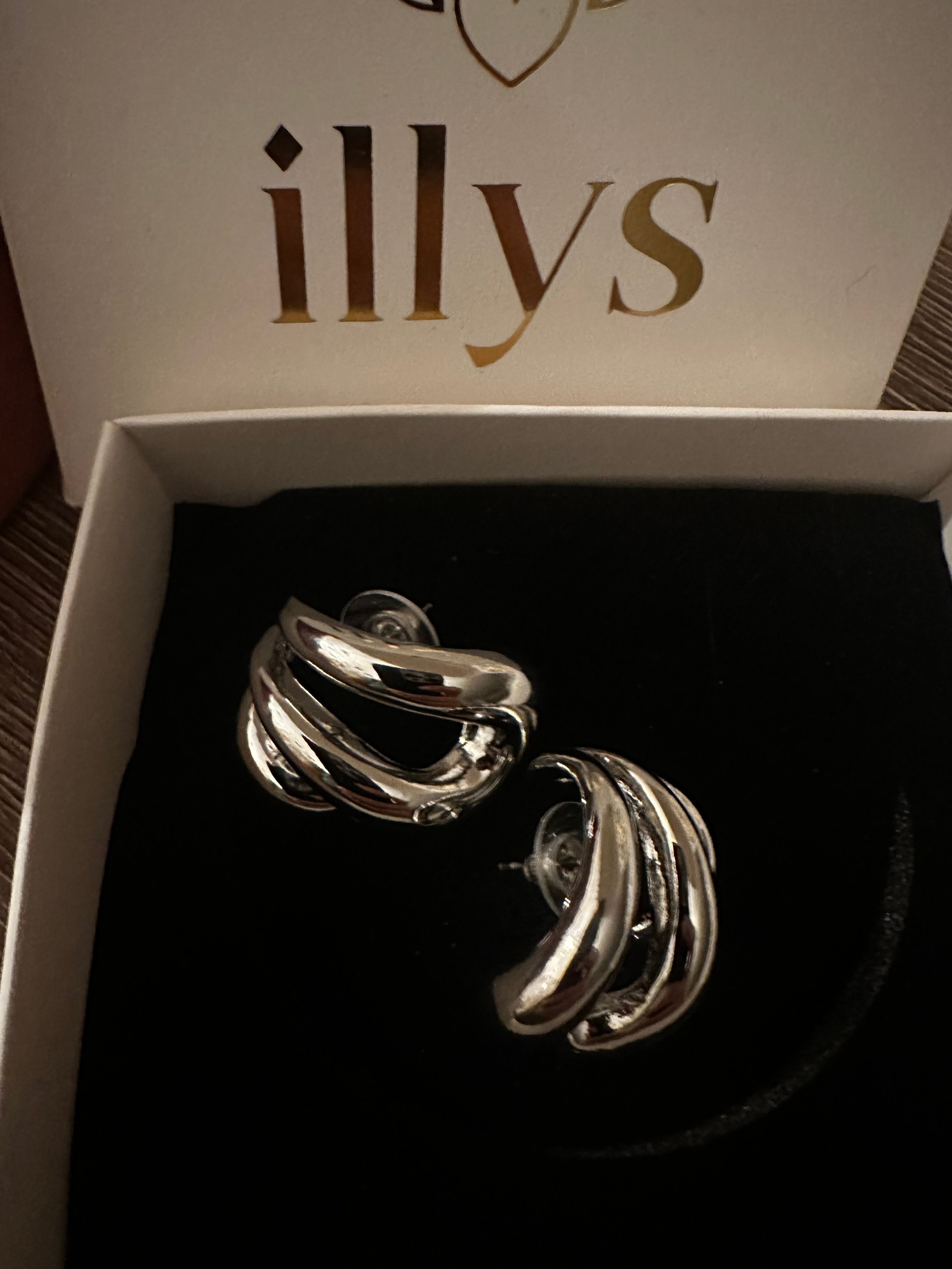 illys Silver Boru Plaka Çoklu Görünüm Bombeli Çivi Küpe