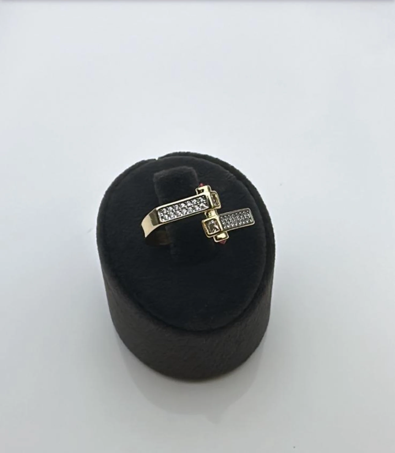 illys Gold Bordo Zirkon Taş ve Beyaz Zirkon Taş Çapraz Baget Model Ayarlanabilir Yüzük