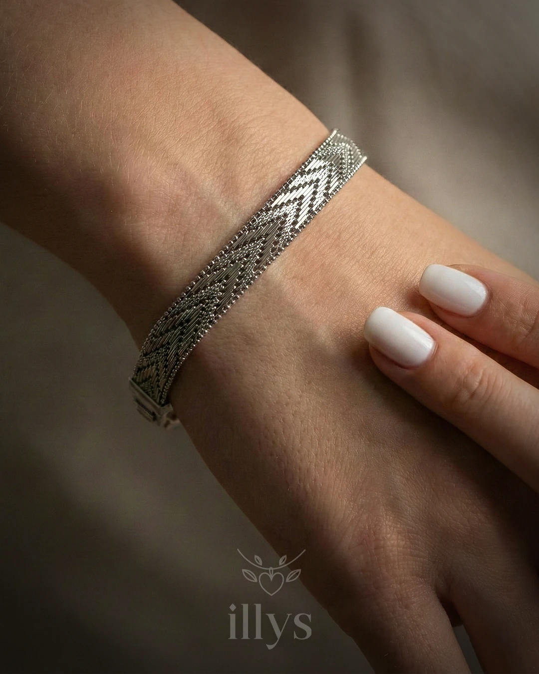 illys Silver Lazer Kesim Detay Hasır V Model Bileklik