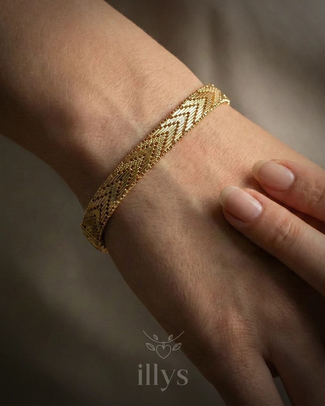 illys Rose Lazer Kesim Detay Hasır V Model Bileklik