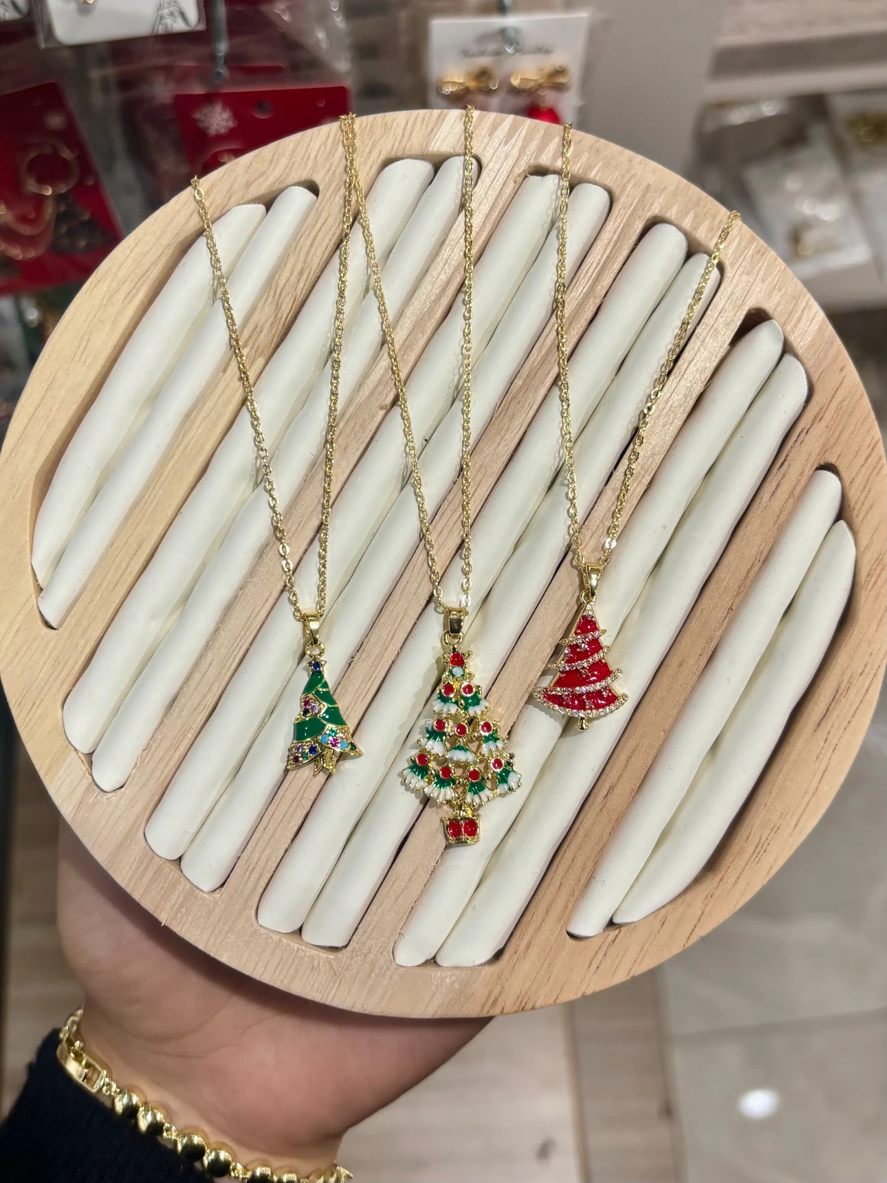 illys Gold Zincir Yeşil Üzeri Kırmızı Yılbaşı Süslü Yılbaşı Ağacı Çelik Kolye