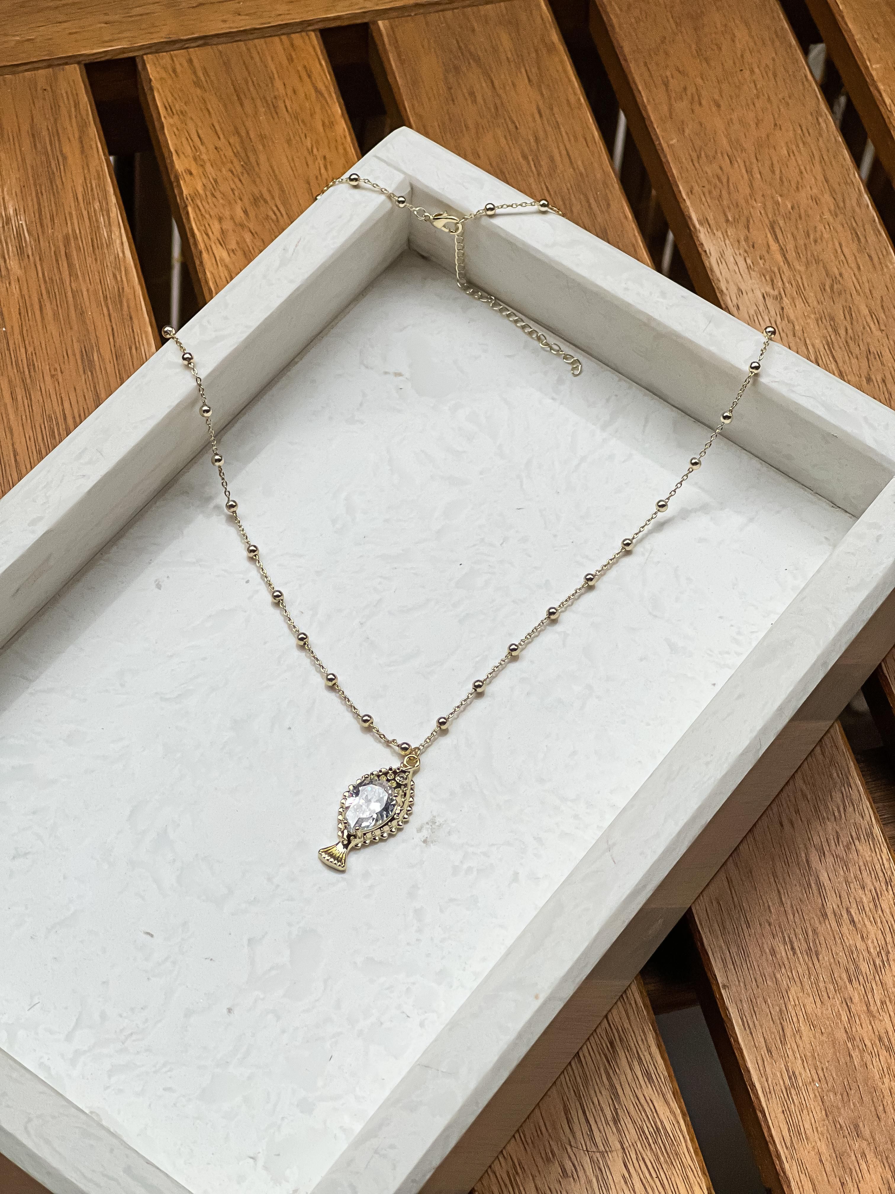 illys Gold Büyük Baget Taş Detaylı Balık Figür Kolye