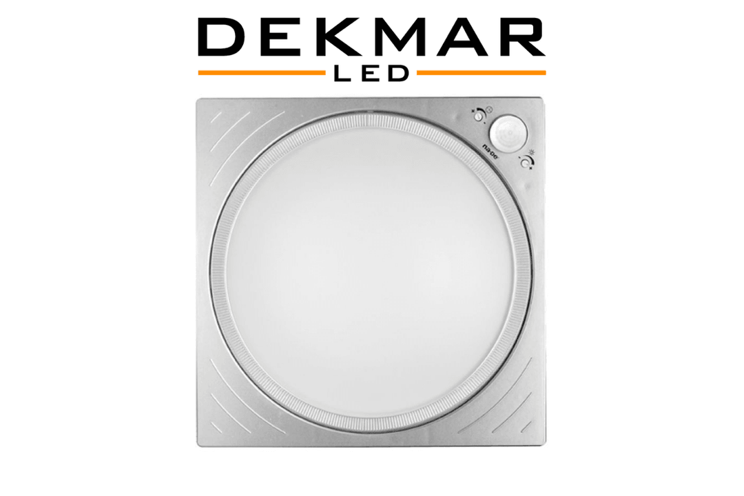 Acil çıkışlar için ideal Na-De acil kitli LED armatür; sıva üstü montaj, 3 saat acil yanma süresi ve şarj edilebilir pil içerir. 