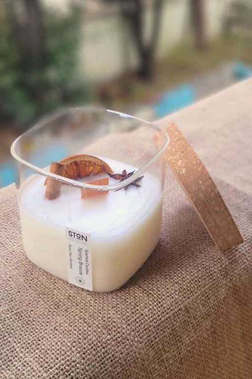 Ahşap Fitilli, Mantar Kapaklı Cam Kavanozda mum, Portakal & Tarçın & Anason Süslemeli - El Yapımı Soya Mum – 