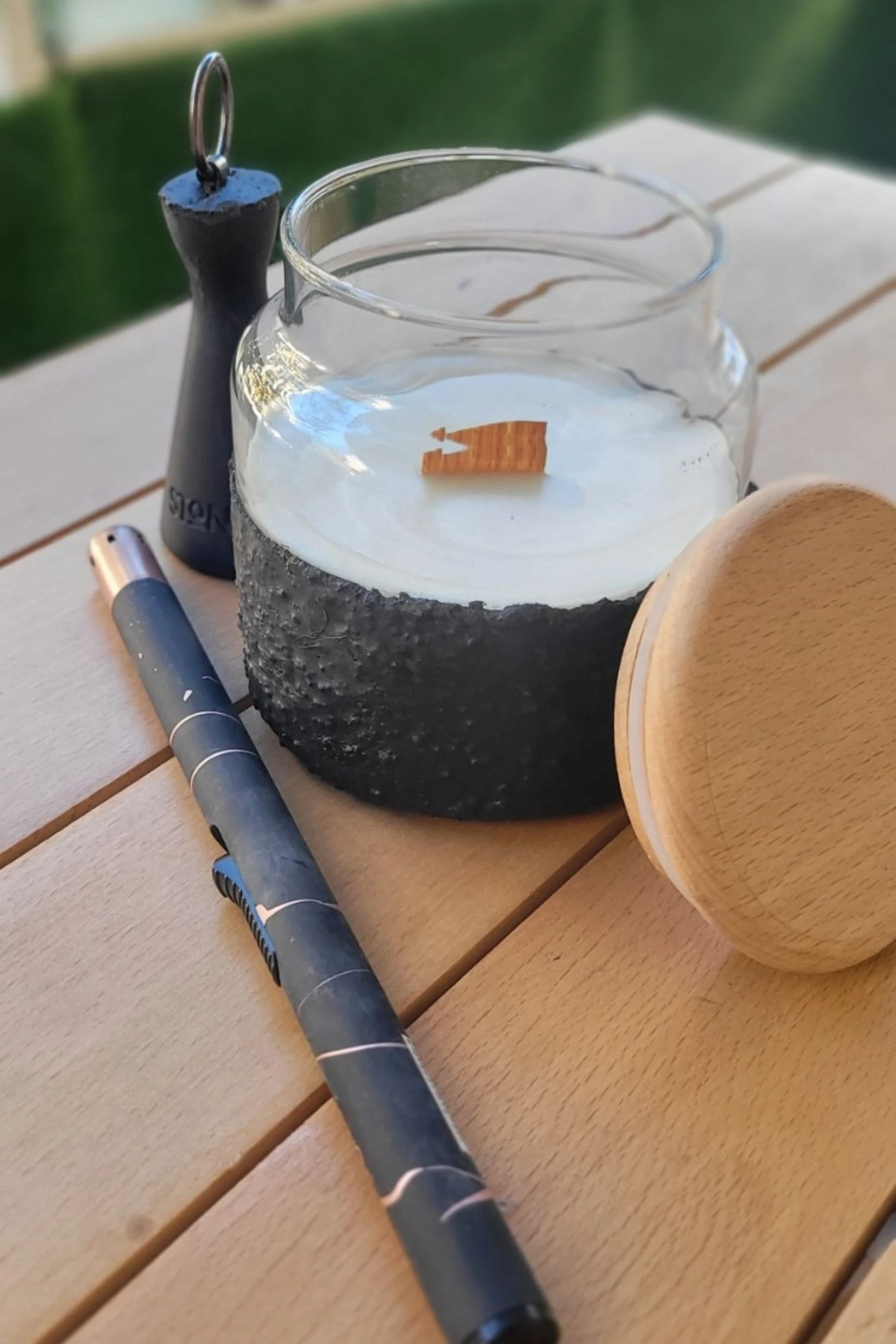 Beton & Cam 2’li Kavanoz Mum Seti – Mum Tabağı, Çakmak ve Mum Söndürücü Hediyeli