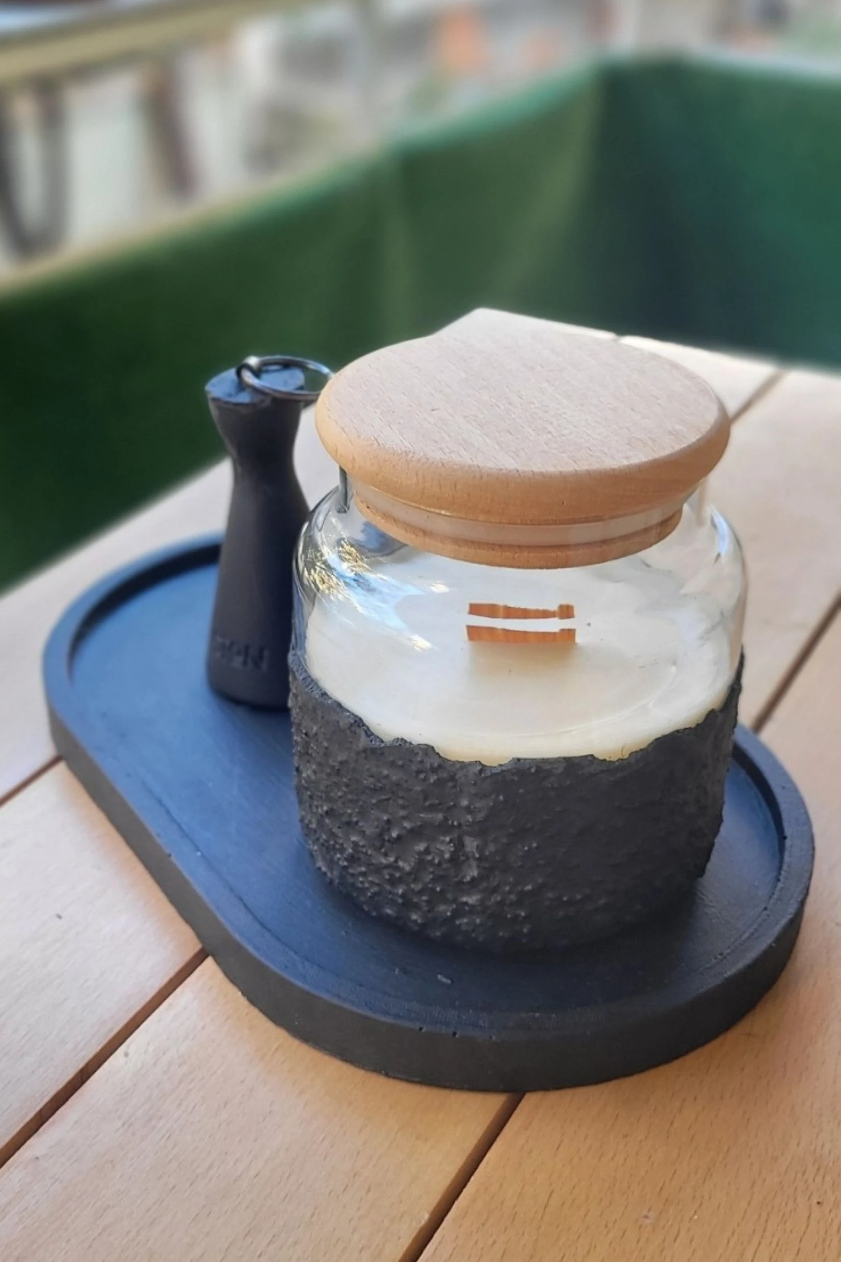 Beton & Cam 2’li Kavanoz Mum Seti – Mum Tabağı, Çakmak ve Mum Söndürücü Hediyeli