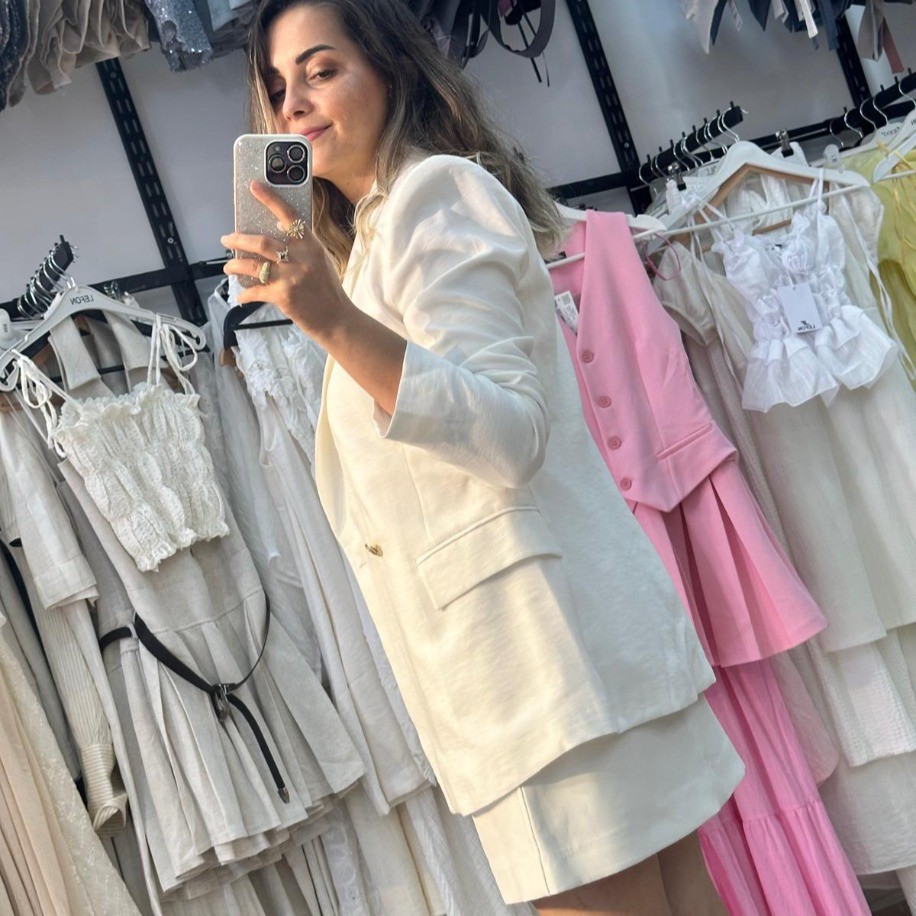 Metal Düğmeli Ekru Blazer Ceket