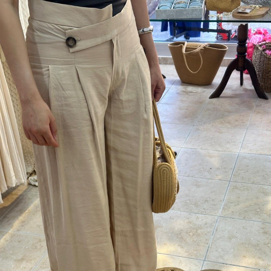 Çapraz Kemerli Bej Renk Pantalon