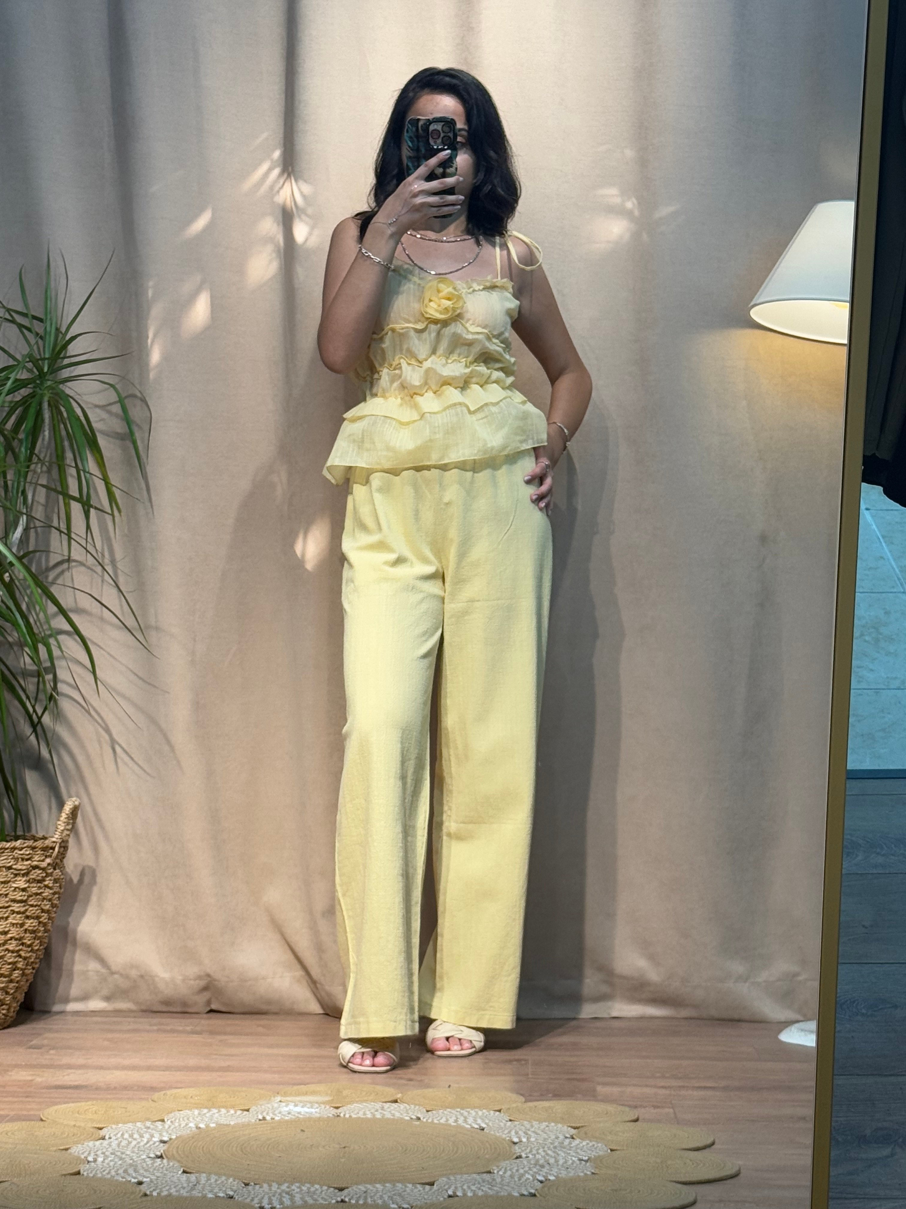 Gül Detaylı Askılı Bluz Sarı