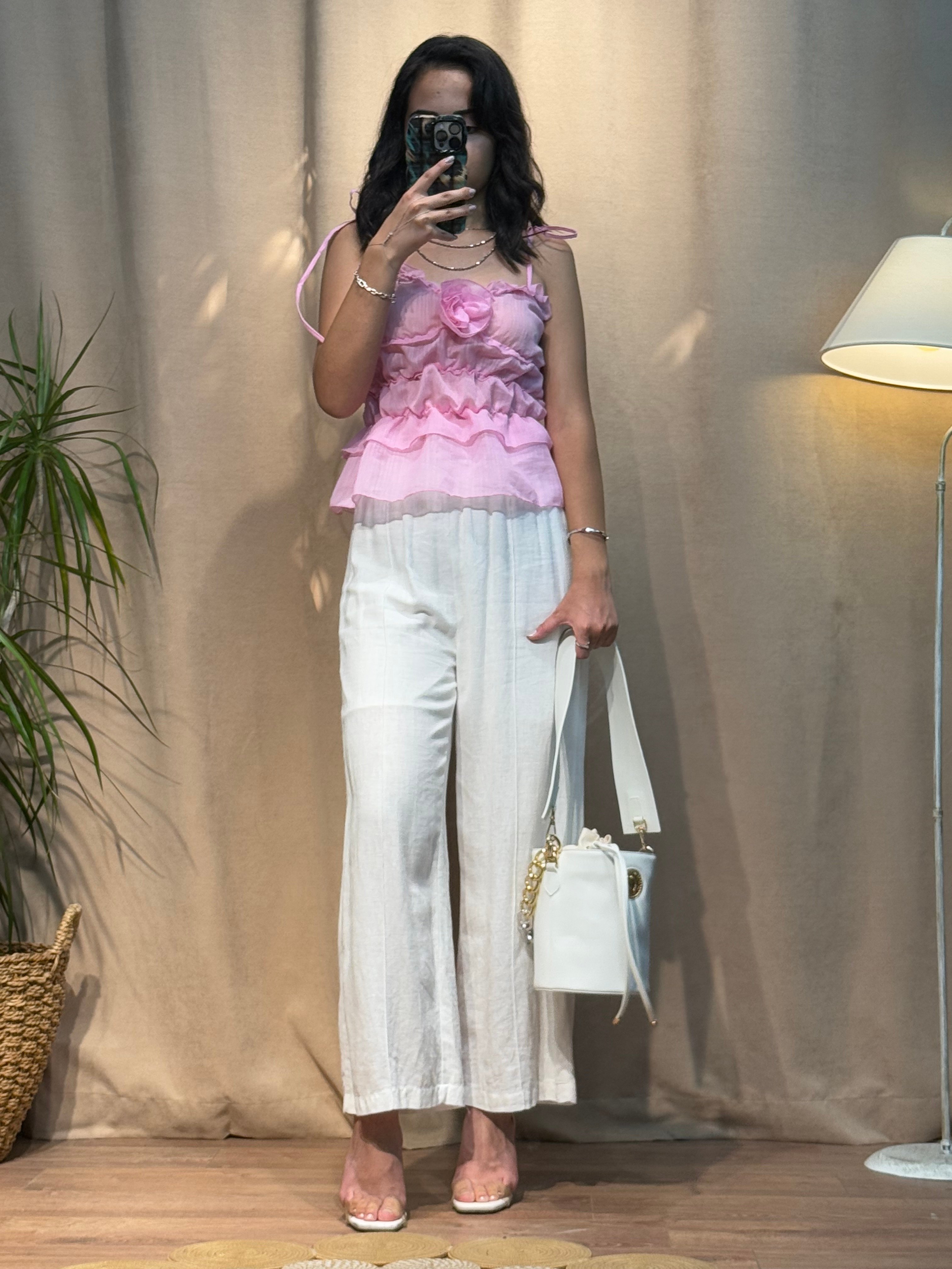 Gül Detaylı Askılı Bluz Pembe