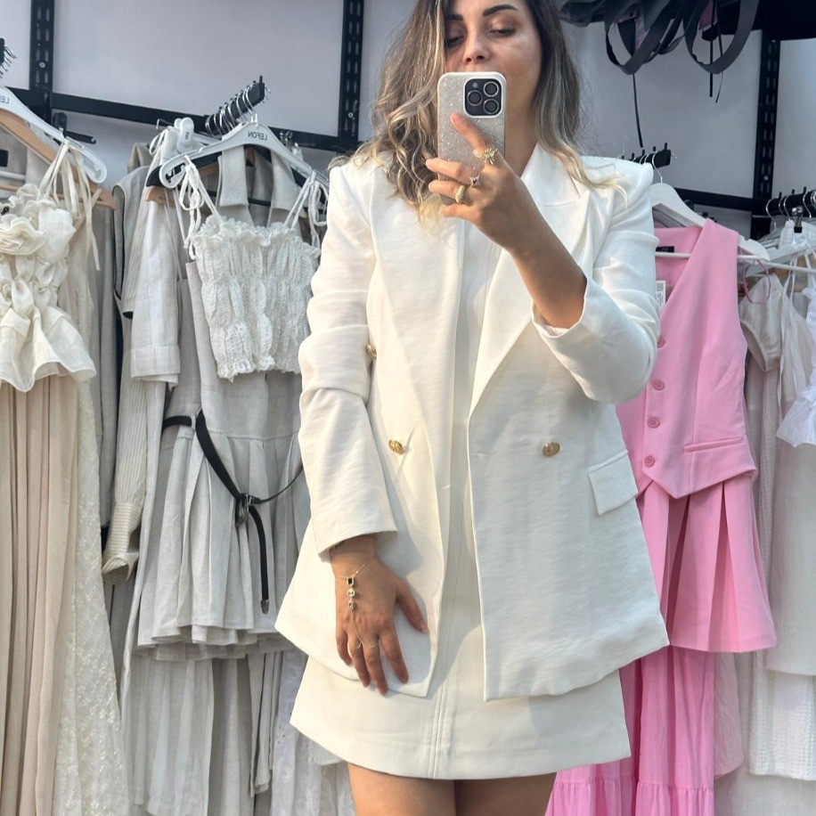 Metal Düğmeli Ekru Blazer Ceket