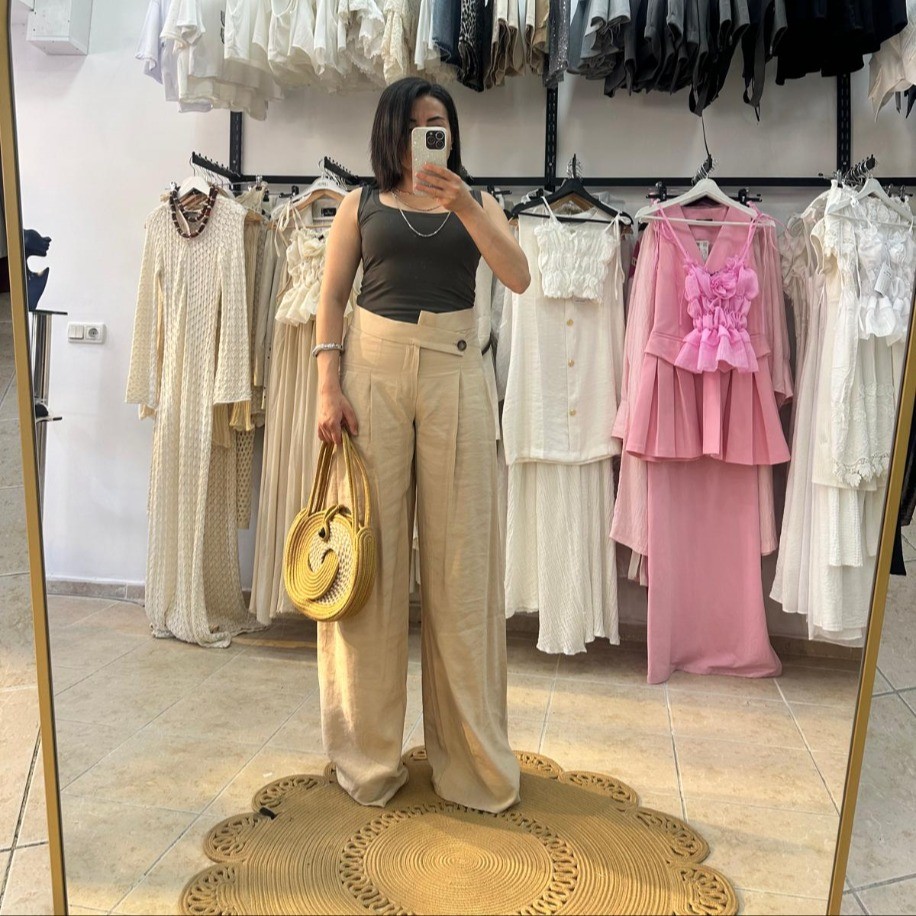 Çapraz Kemerli Bej Renk Pantalon