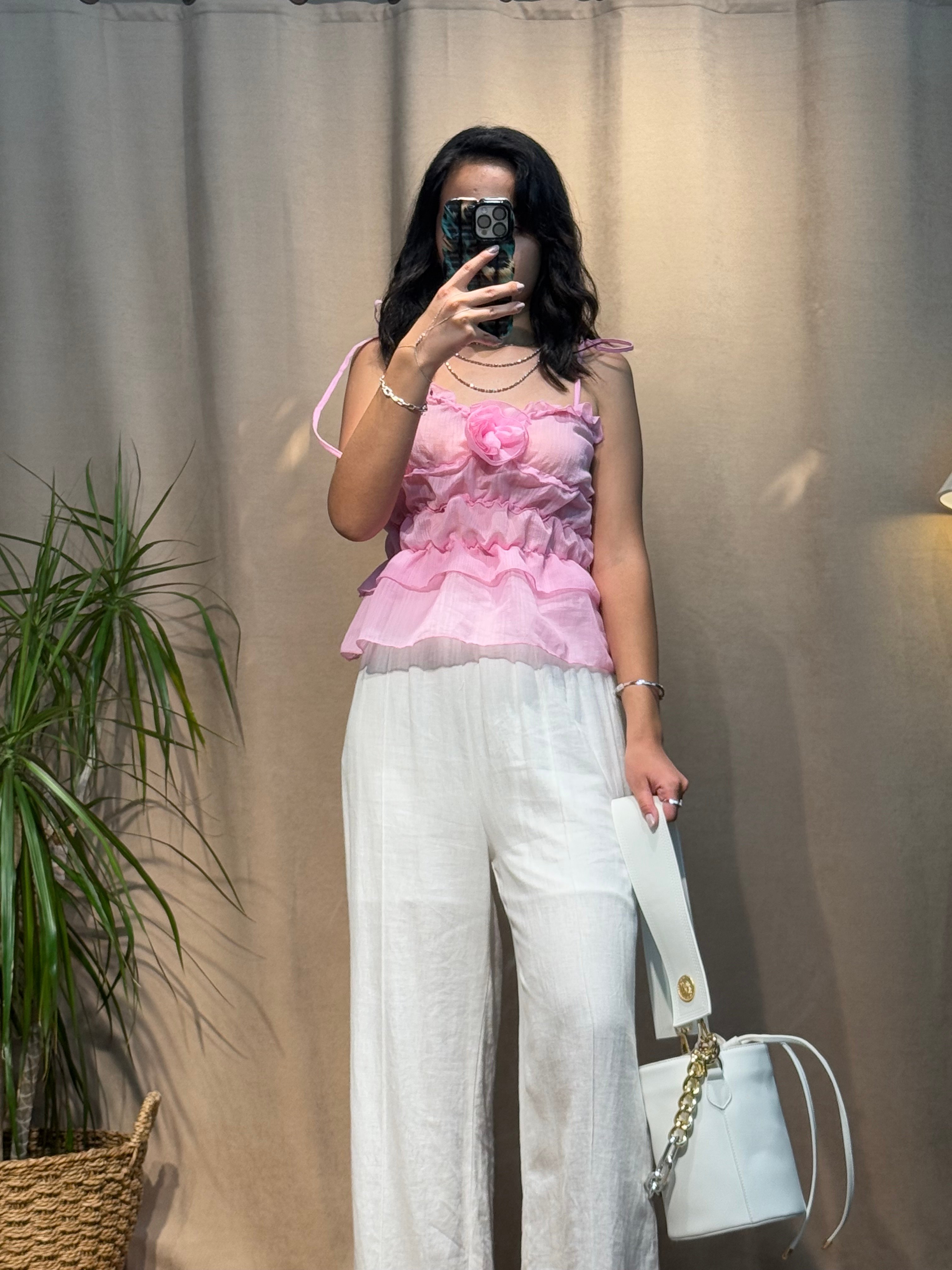 Gül Detaylı Askılı Bluz Pembe