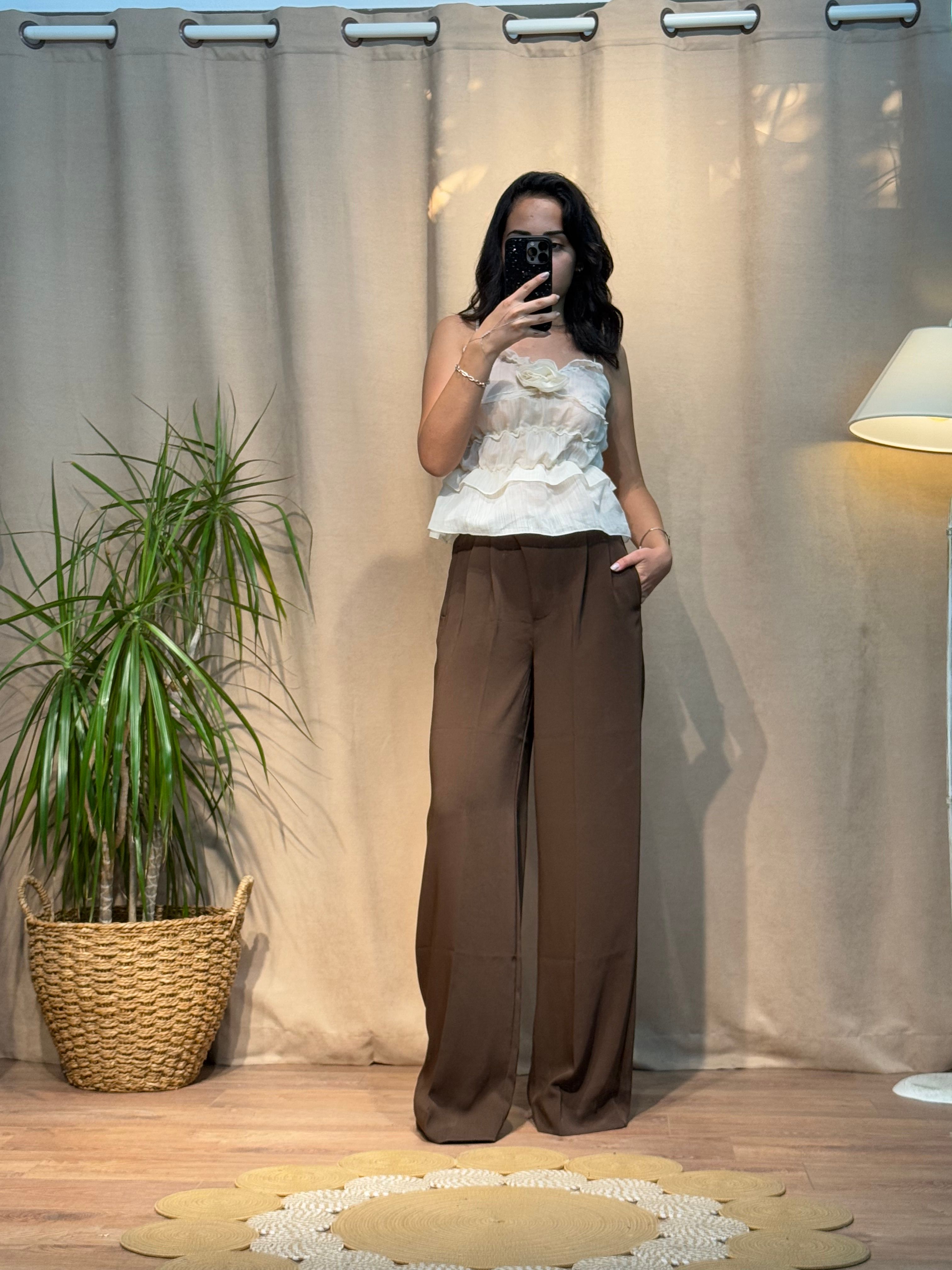 Gül Detaylı Askılı Bluz Krem Rengi 