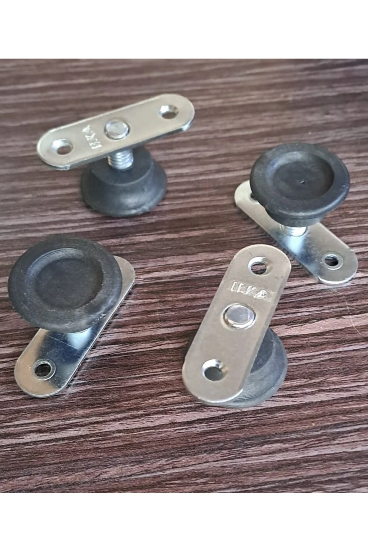 Mobilya için ayarlı ayak montaj braketi ve papuç seti 4 lü set Dolap Şifonyer ayarlanabilir Ayağı