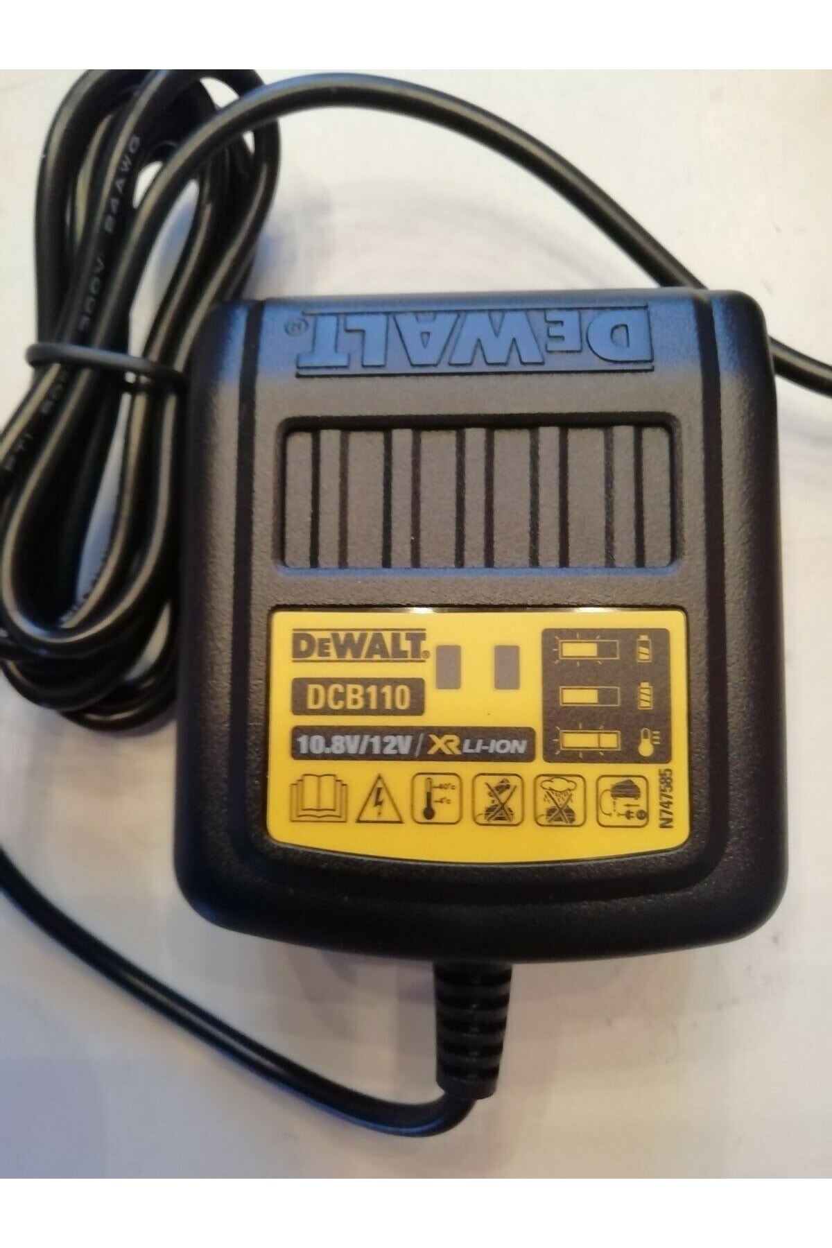 Dcb110 10,8volt - 12v Xr Li-ıon Batarya Şarj Ünitesi