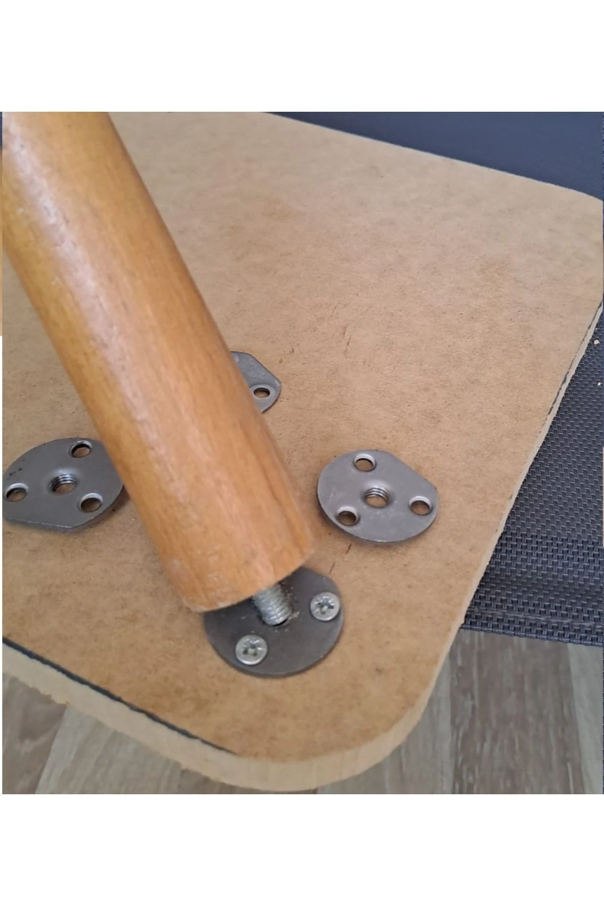 Kanepe Sehpa Masa Için Ahşap Ayak Bağlantı Aparatı Metal Montaj Braketi 4 Adet M8 Girişli