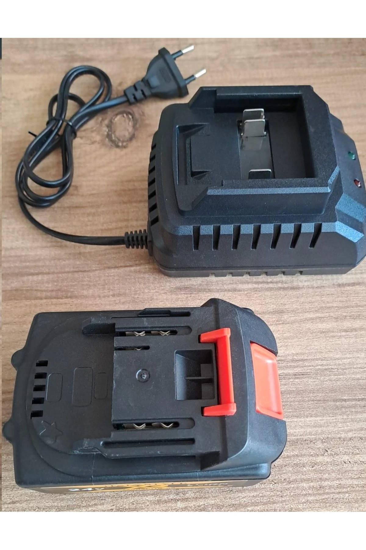 Lithıum-ion Batarya Teknolojisi Şarj Aleti Yedek Batarya Şarj Makinesi 10lu 5 li Üniversal Pil Şarj