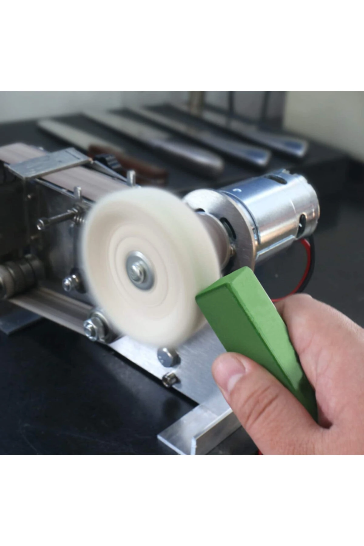 Krom Kobalt Ve Paslanmaz Çelik Sert Maddeler Parlatma Polisaj Balmumu Macunu Yeşil Beyaz