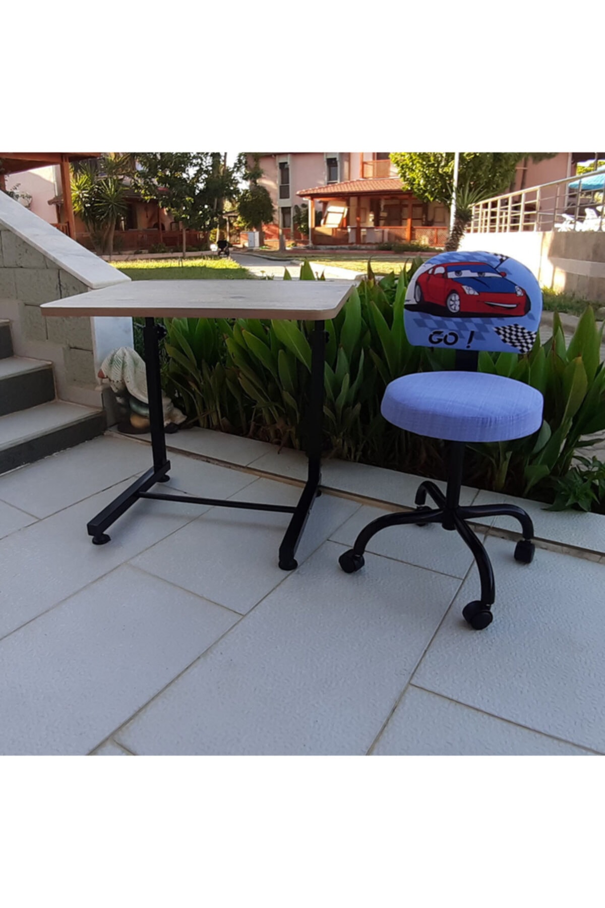 Ralli Araba Desenli Çocuk Odası Için Ders Çalışma Koltuk Ve Masa Seti Tekerlekli Sandalye Ve Sehpa