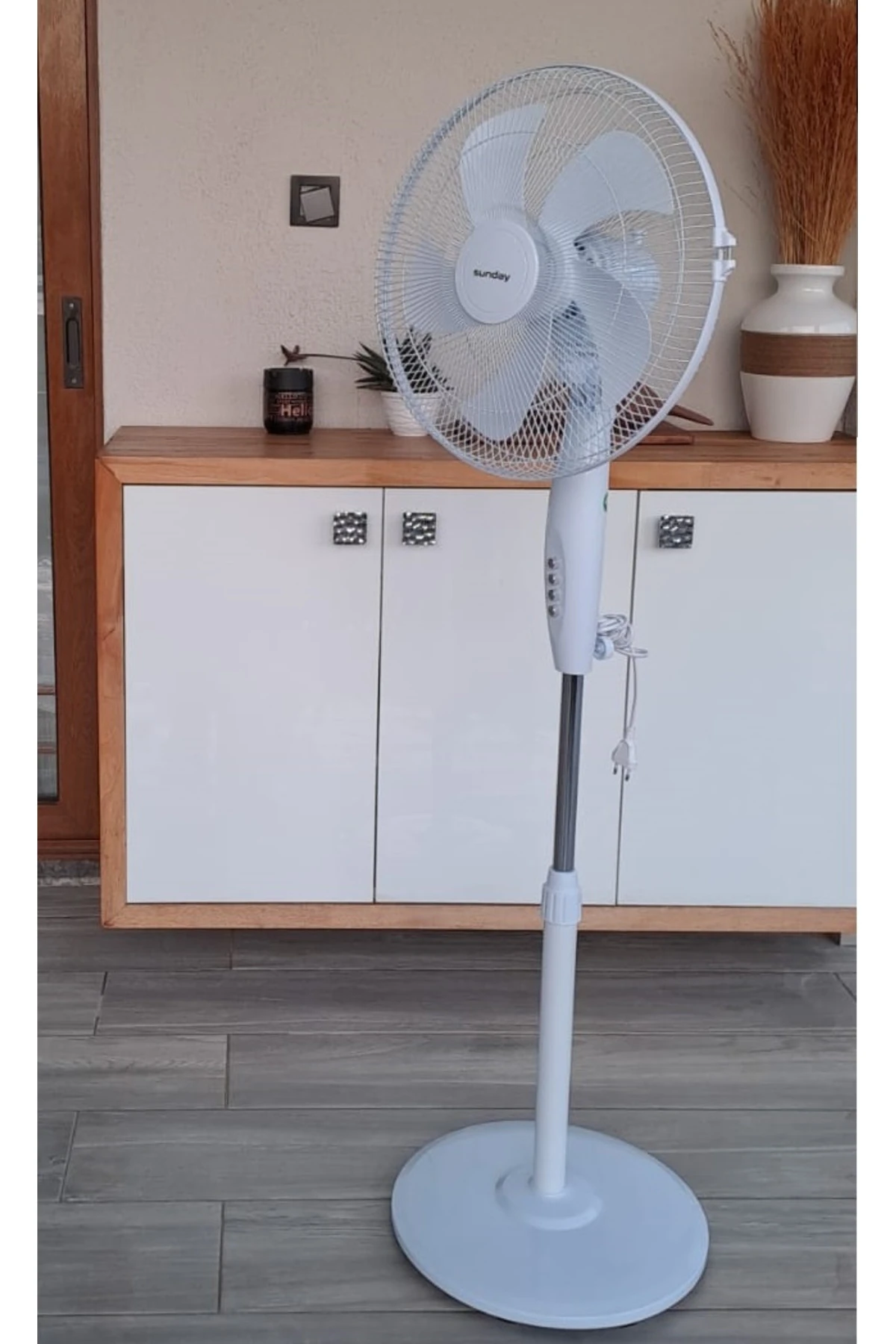 Ayaklı Beyaz Vantilatör 55 Wat 5 Pervane Sessiz Simit Ayaklı Sağ Sol Dönme Fonksiyonlu 55w