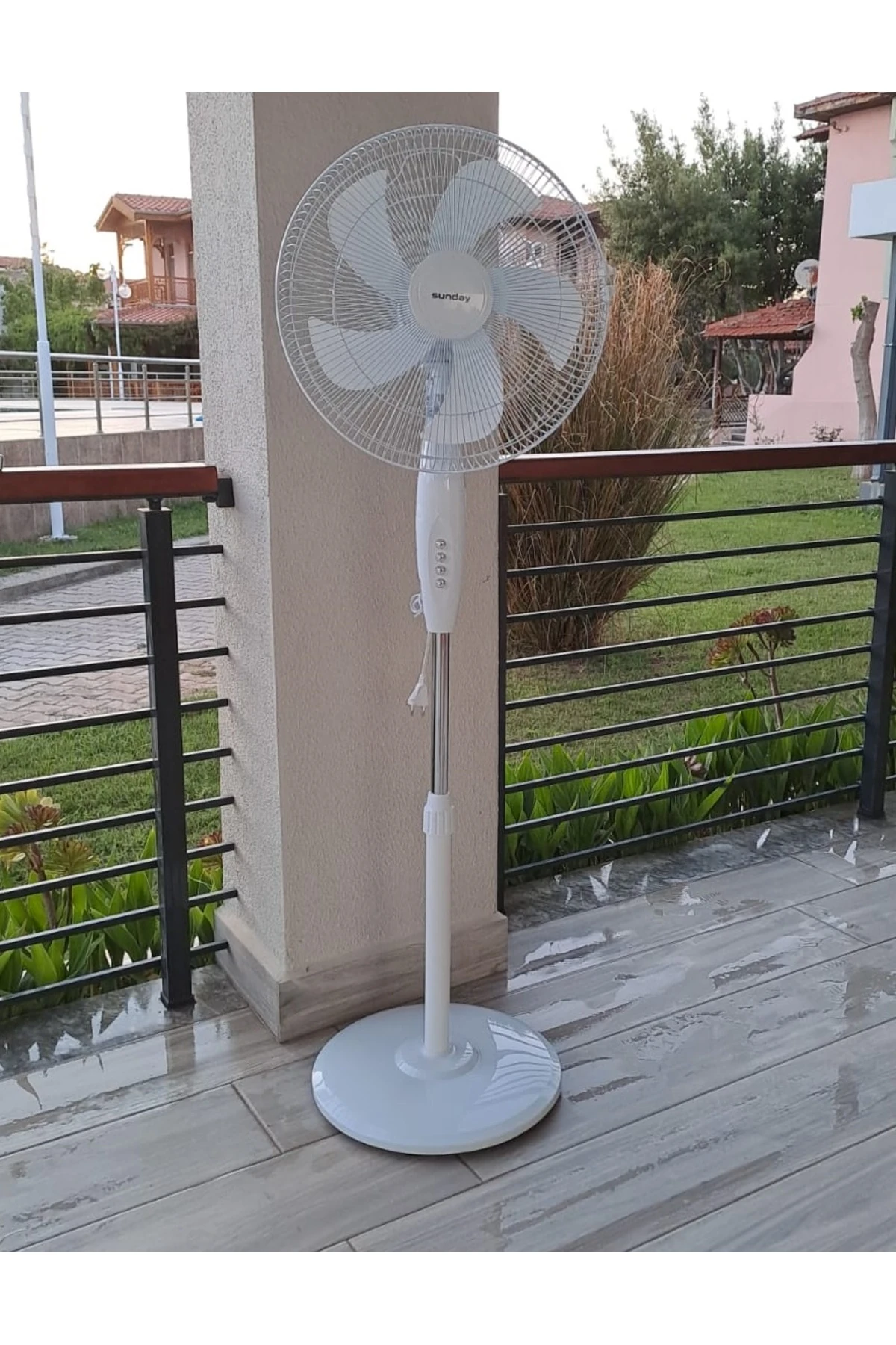 Ayaklı Beyaz Vantilatör 55 Wat 5 Pervane Sessiz Simit Ayaklı Sağ Sol Dönme Fonksiyonlu 55w