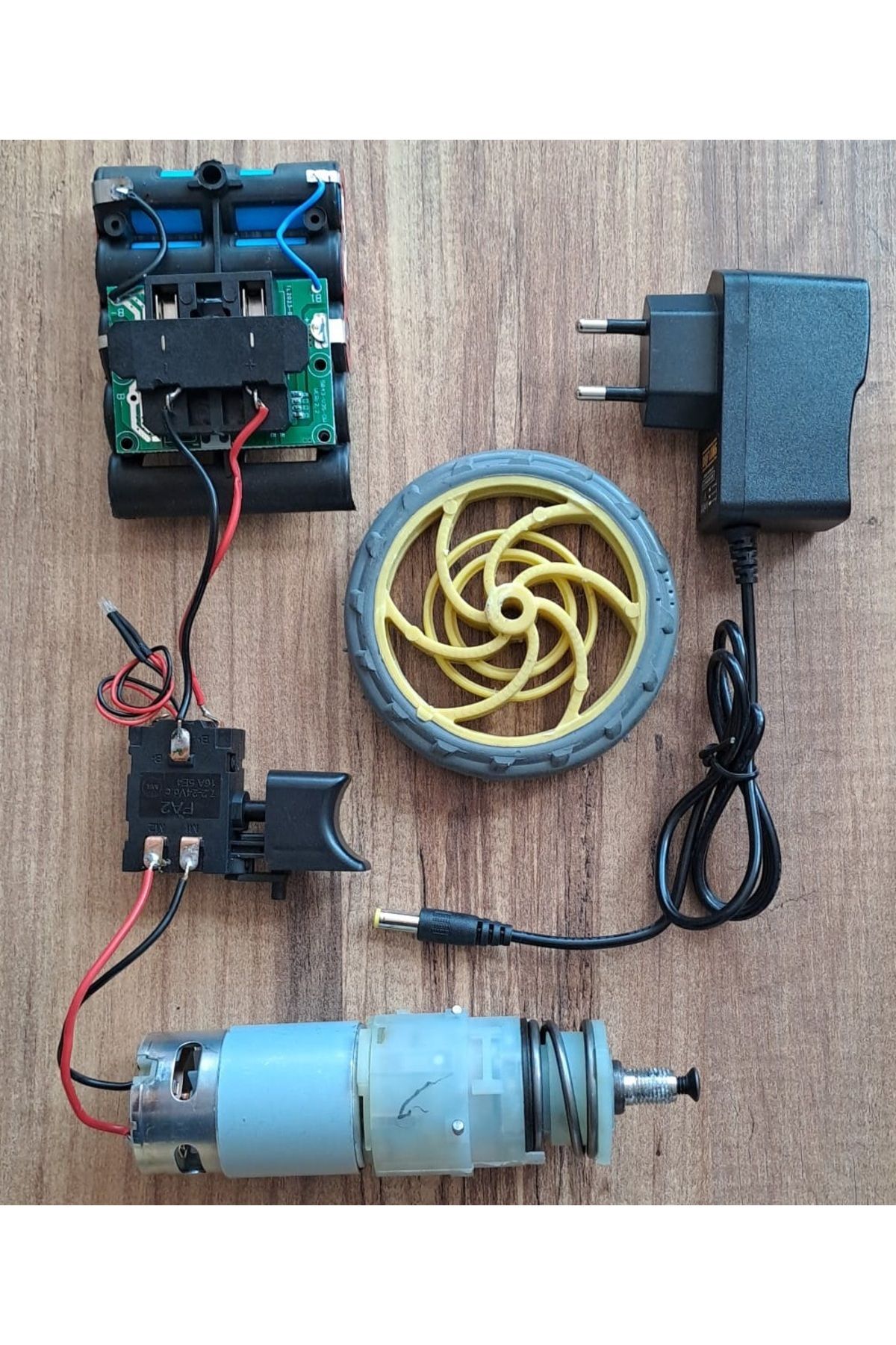 Motor Tork Dişli Hız Kontrol Tetiği Batarya Şarj Cihazı Tekerlek Proje Okul Ödev Scooter Araç Imalat