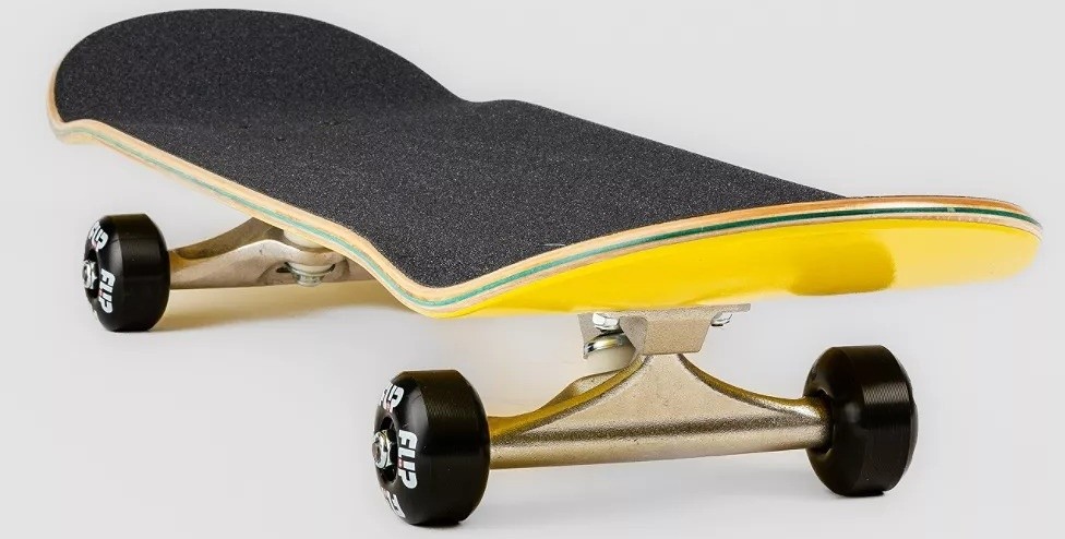 Flip 8,0 Team Embossed Complete Skateboard