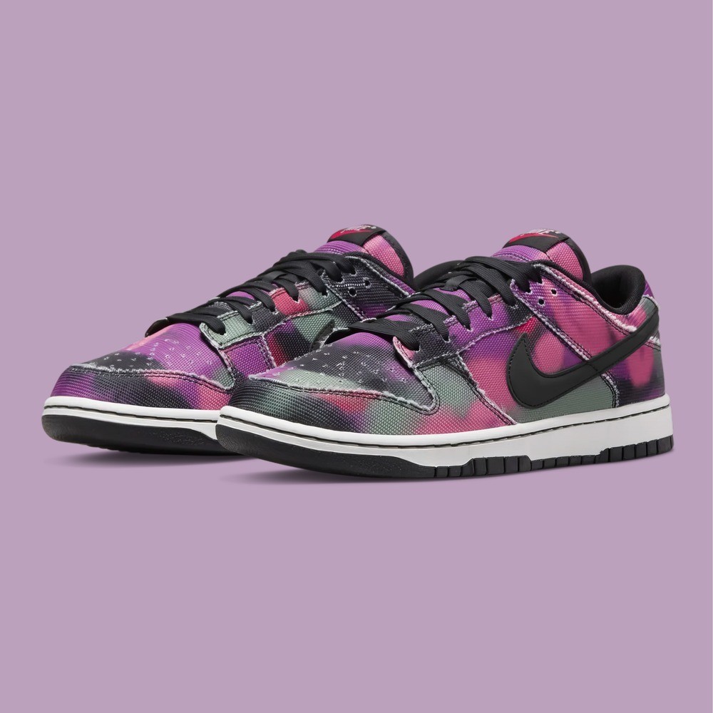 Nike Dunk Low Graffiti Pink