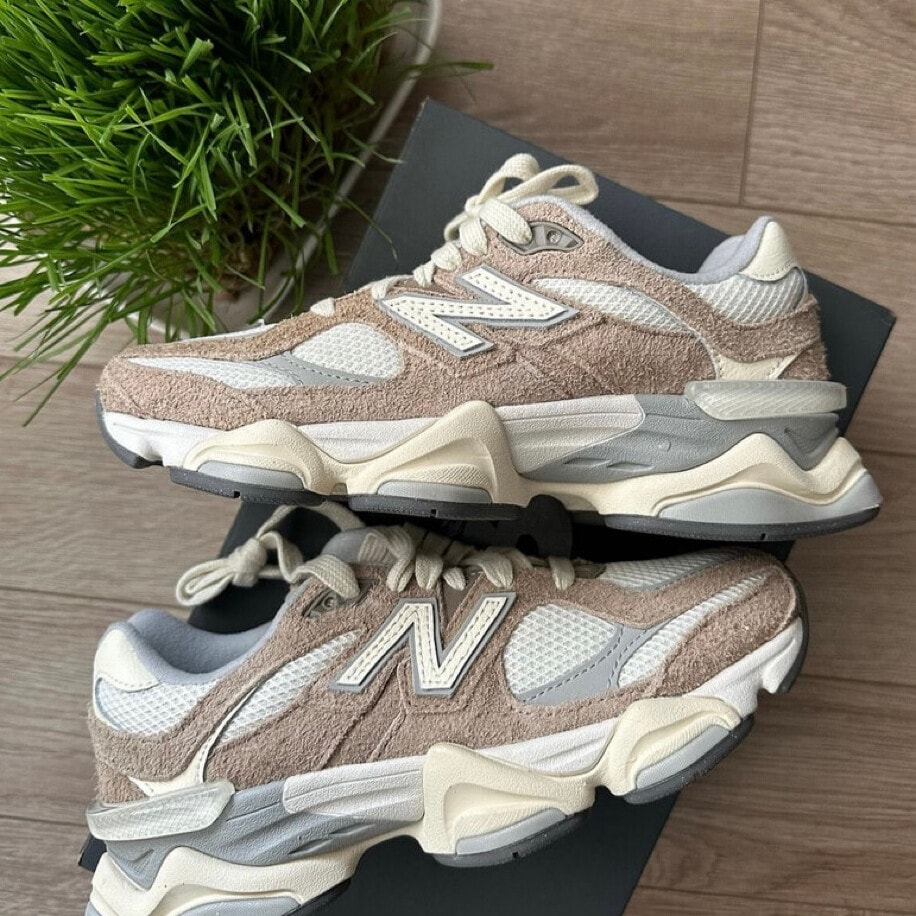 New Balance 9060 Driftwood