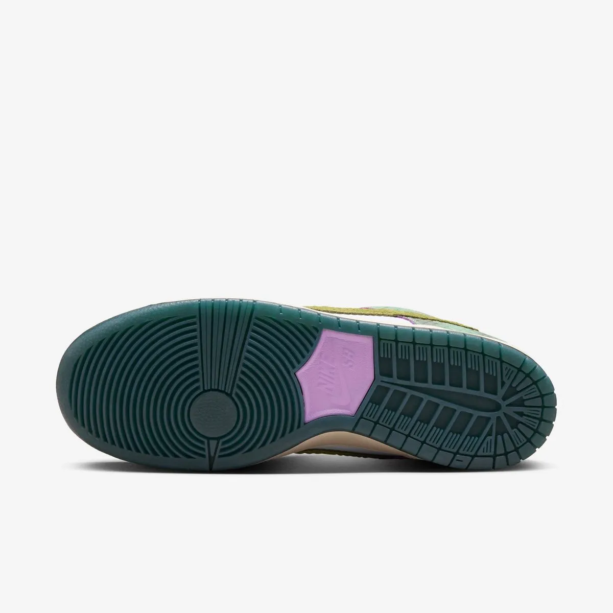 Nike SB Dunk Low Pro x Alexis Sablone