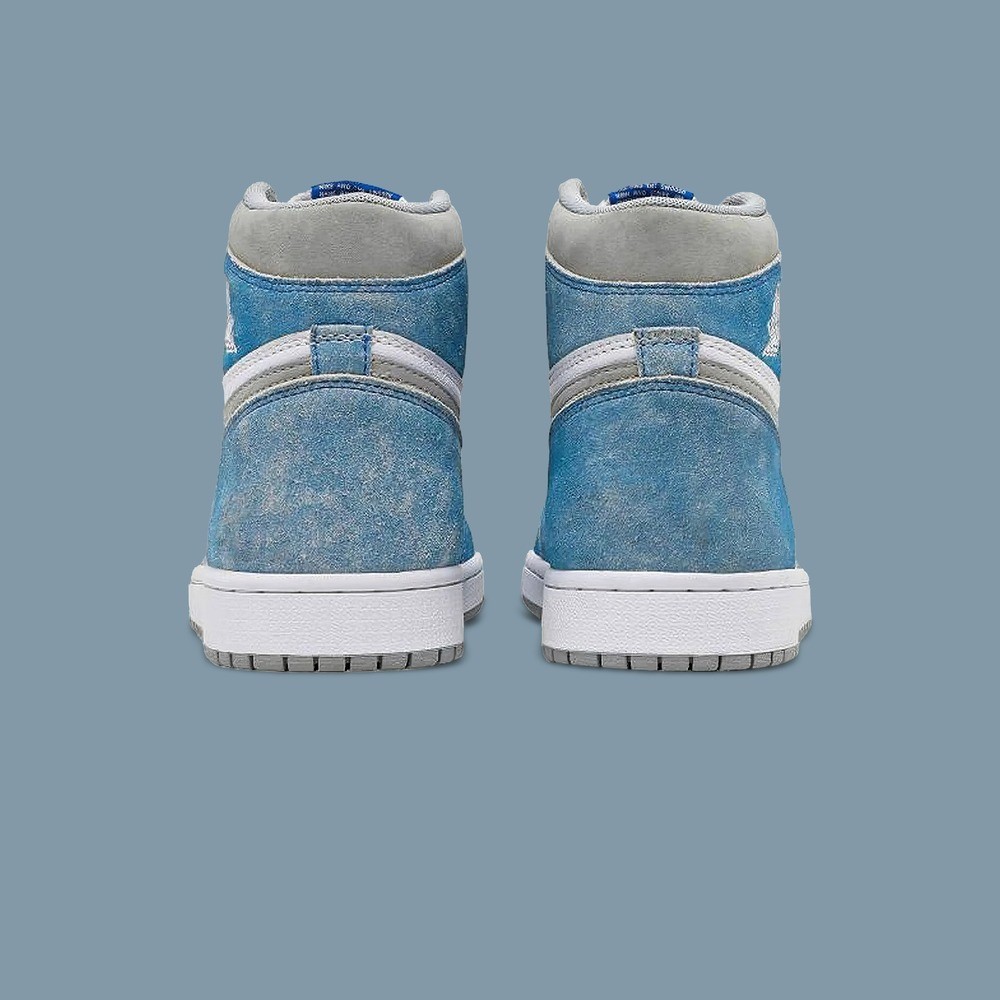 Nike Jordan 1 Retro High Hyper Royal Smoke Grey