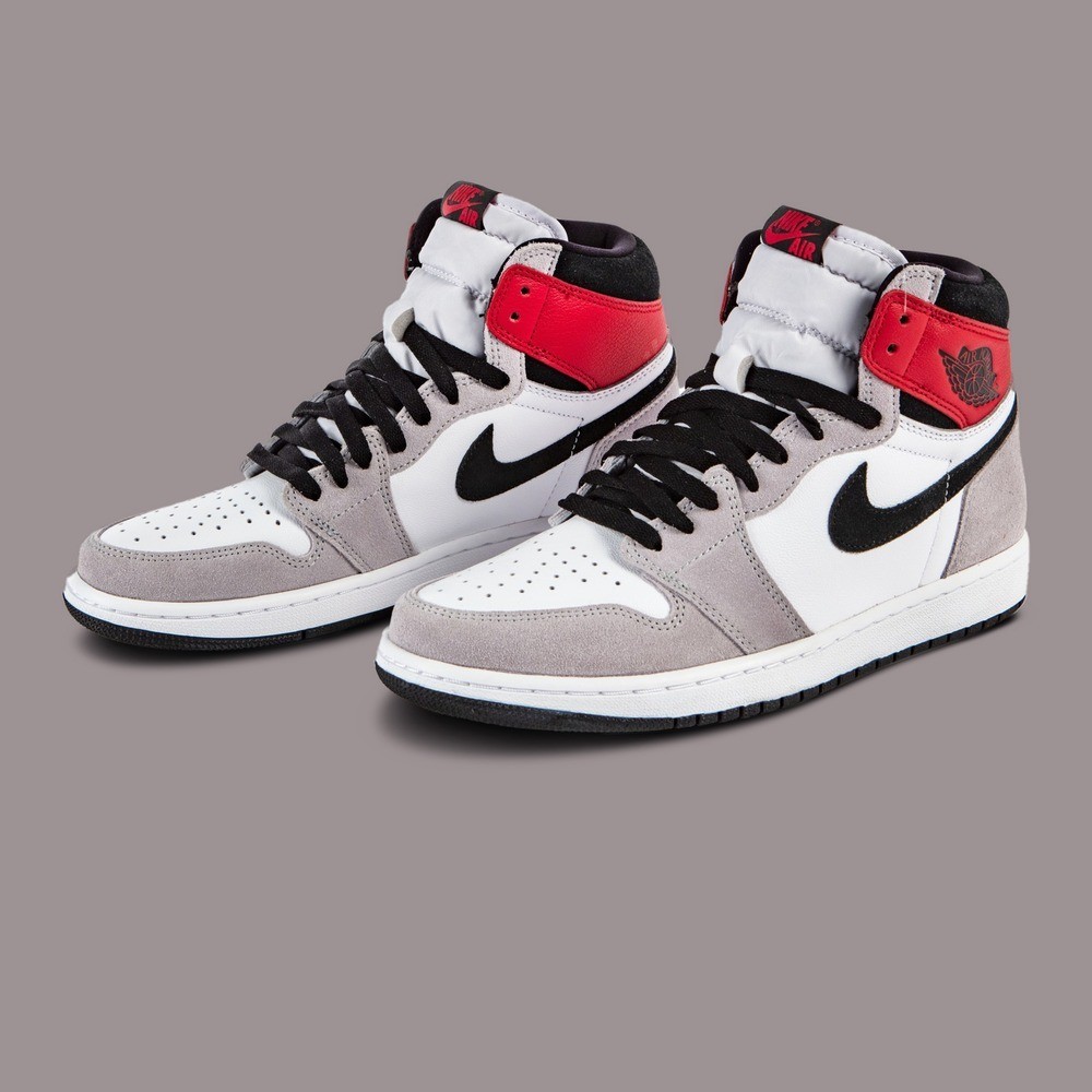 Nike Air Jordan 1 Retro High Light Smoke Grey