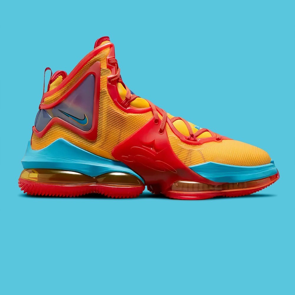  Nike LeBron 19 Tune Squad