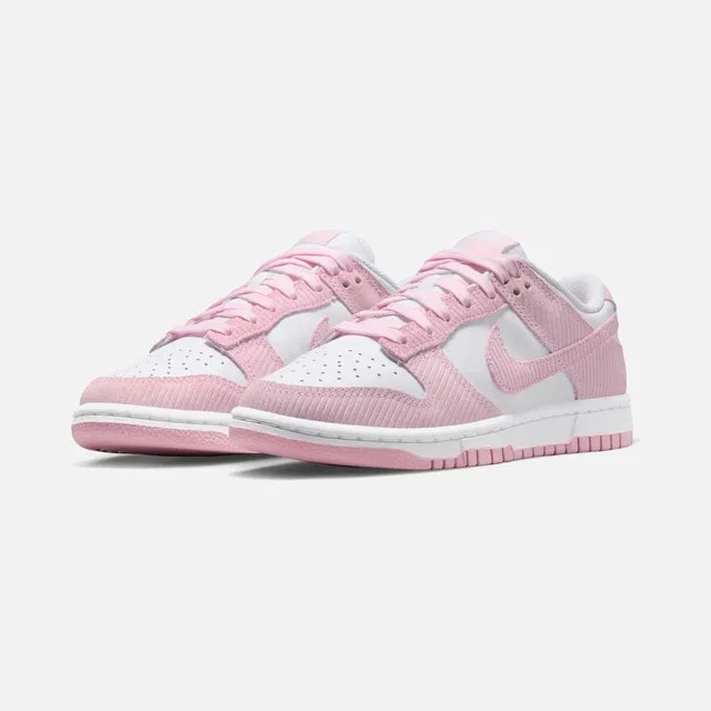 Nike Dunk Low Velvety Details
