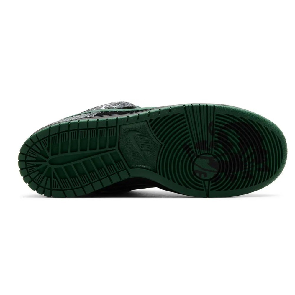 Nike SB Dunk Low There Skateboards