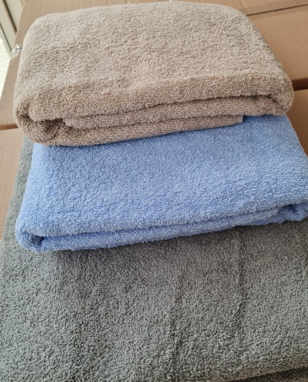 3 PARÇA RENKLİ HAVLU SETİ (BANYO HAVLUSU 90*150)