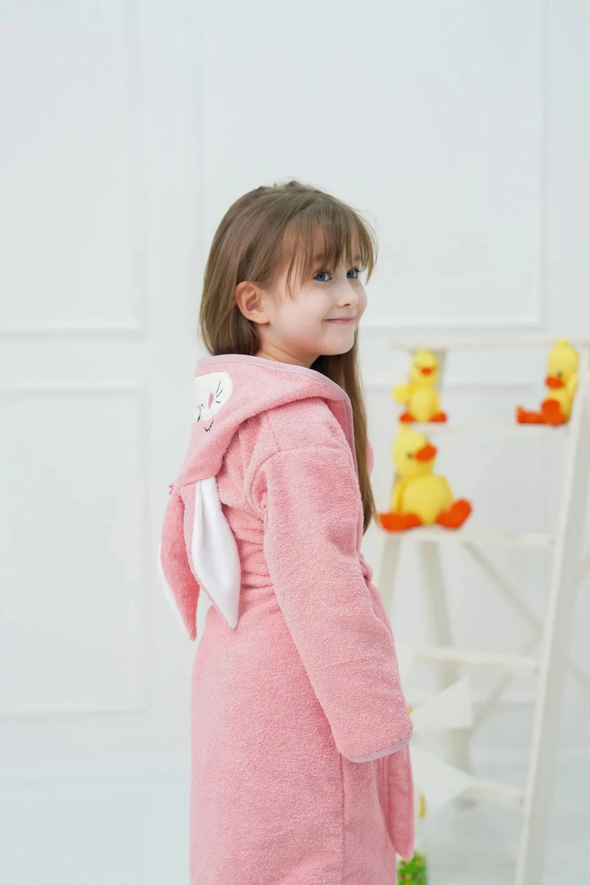 Sevimli Hayvan Figürlü Çocuk Bornozu Tavşan