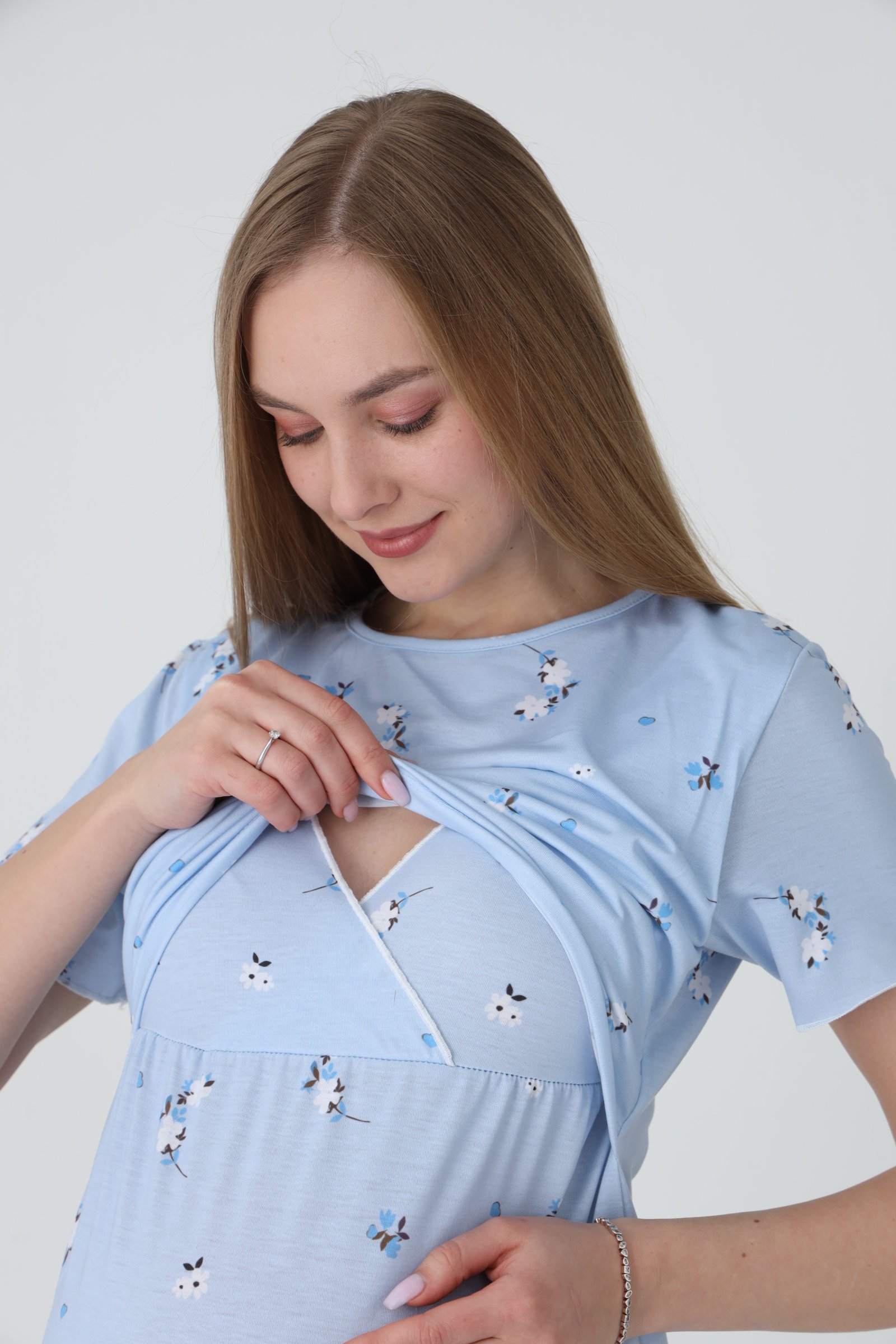4466 Emzirmeye Uygun Kısa Kol Ayarlanabilir Lastikli Bel Detaylı Baskılı Hamile ve Lohusa Pijama Takımı
