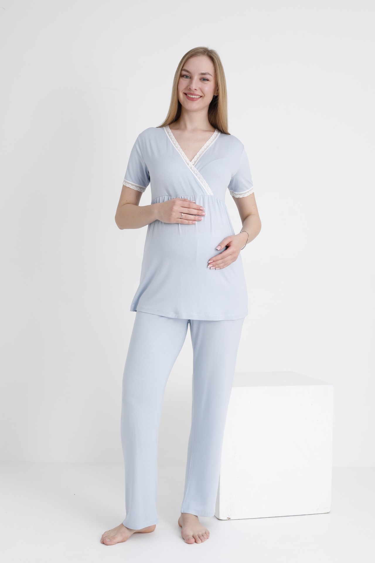 4475 Dantel Şeritli V Yaka Sabahlıklı Hamile ve Lohusa Pijama Takımı