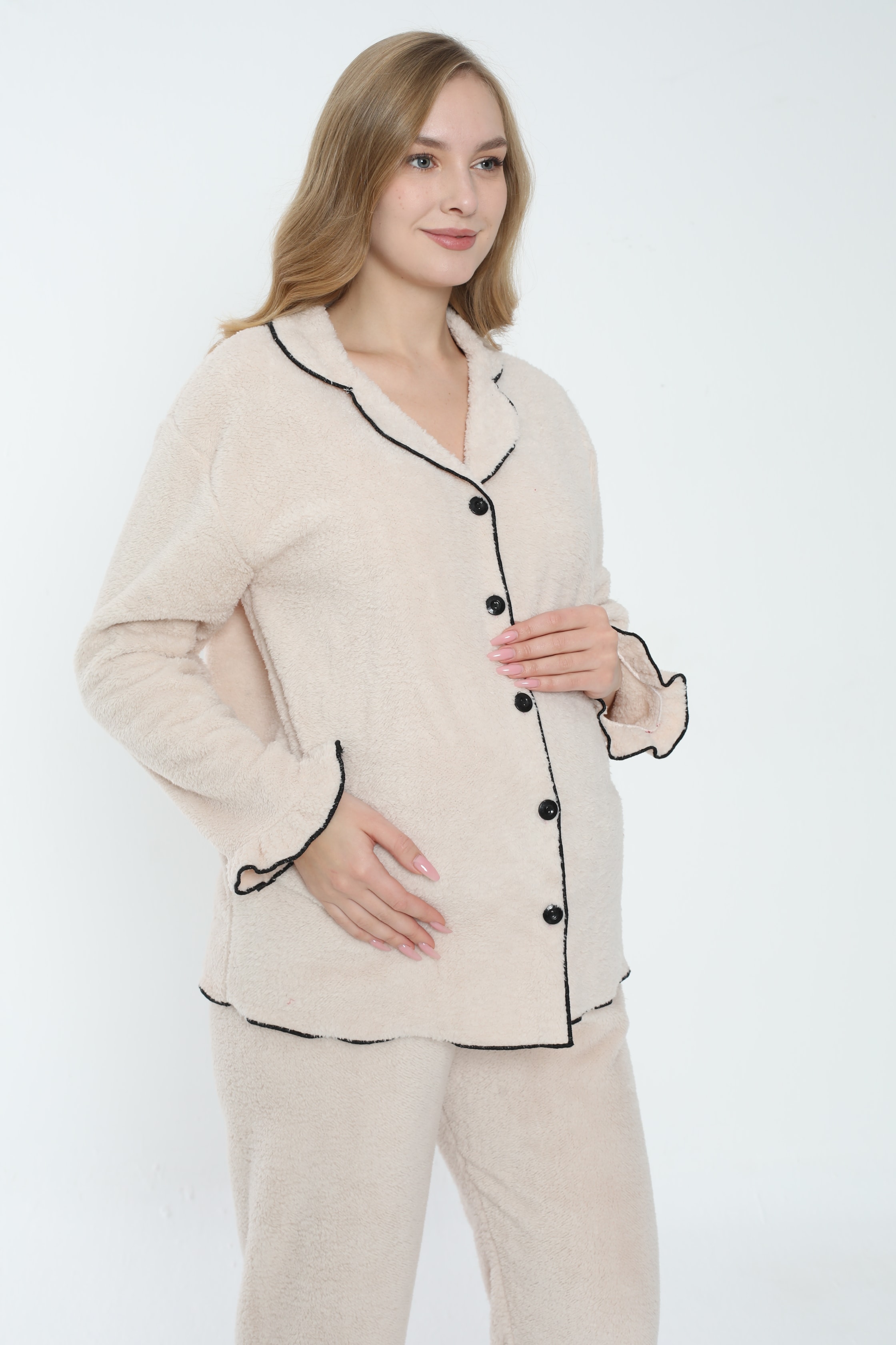 Önden Düğmeli Hamile ve Lohusa Peluş Pijama Takımı 4338