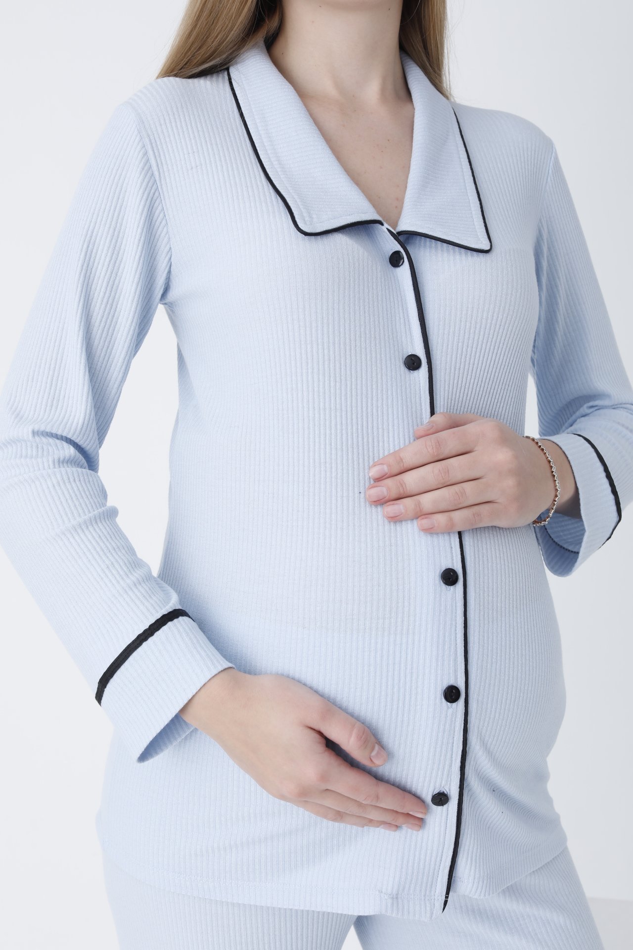 4440 Bebe Yaka Önden Düğmeli Uzun Kollu Fitilli Kumaş Hamile ve Lohusa Pijama Takımı