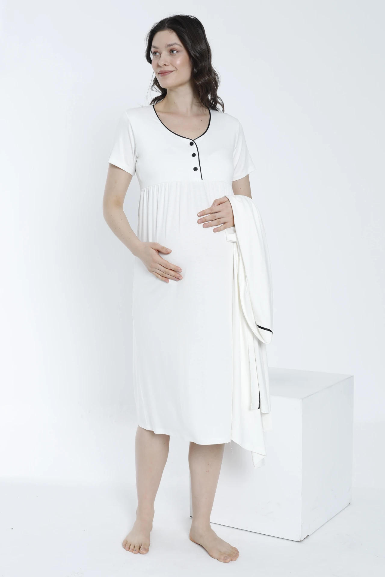 4361 Sabahlıklı Önden Düğmeli Hamile ve Lohusa Gecelik Takımı 