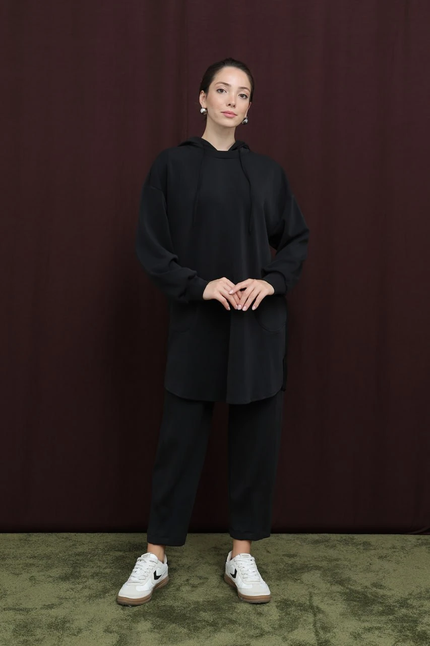 arkası garnili kapüşonlu pantolonlu takım