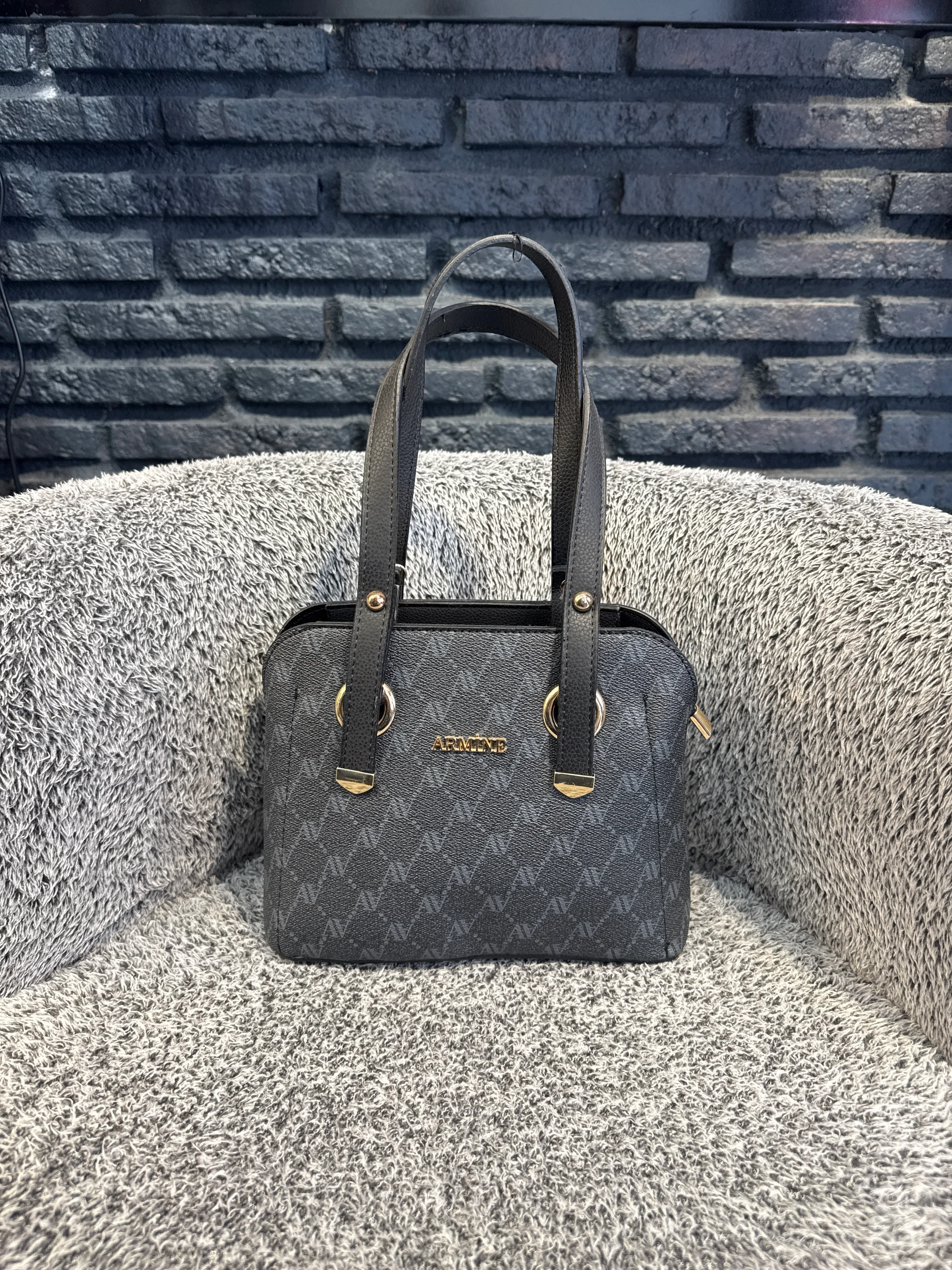 Armine 364 siyah noktalı