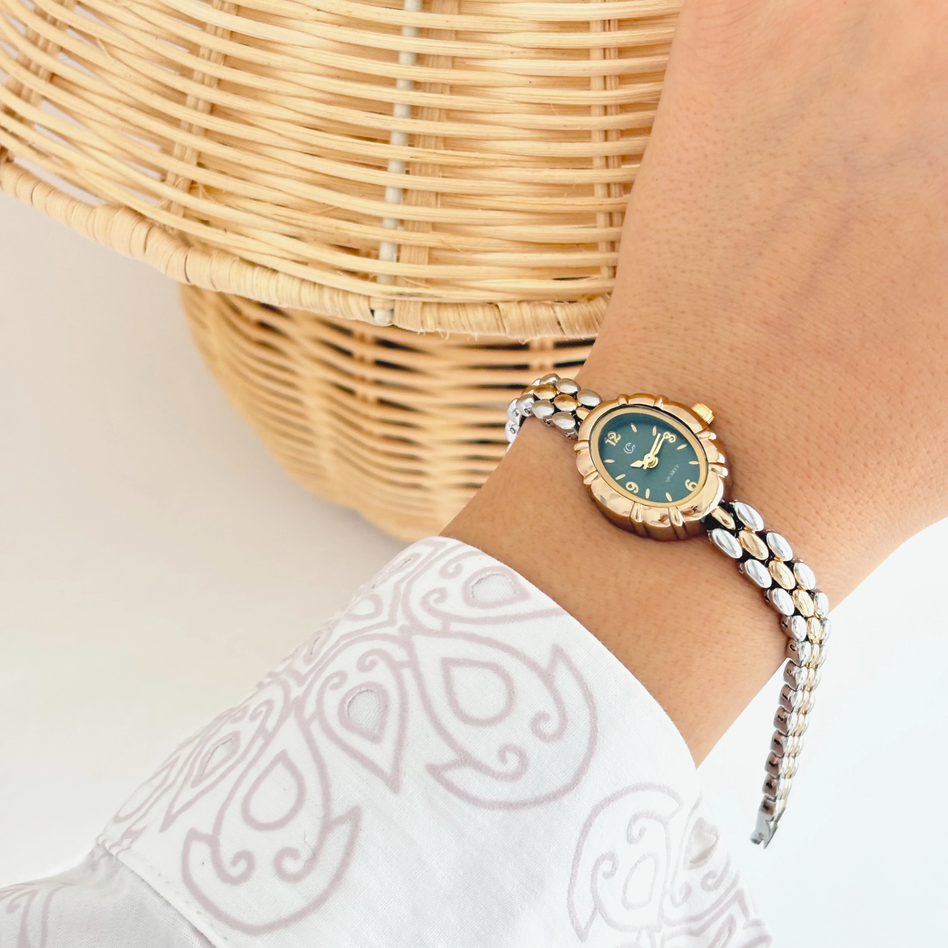 Velar Grey-Gold-Green Watch | Saat