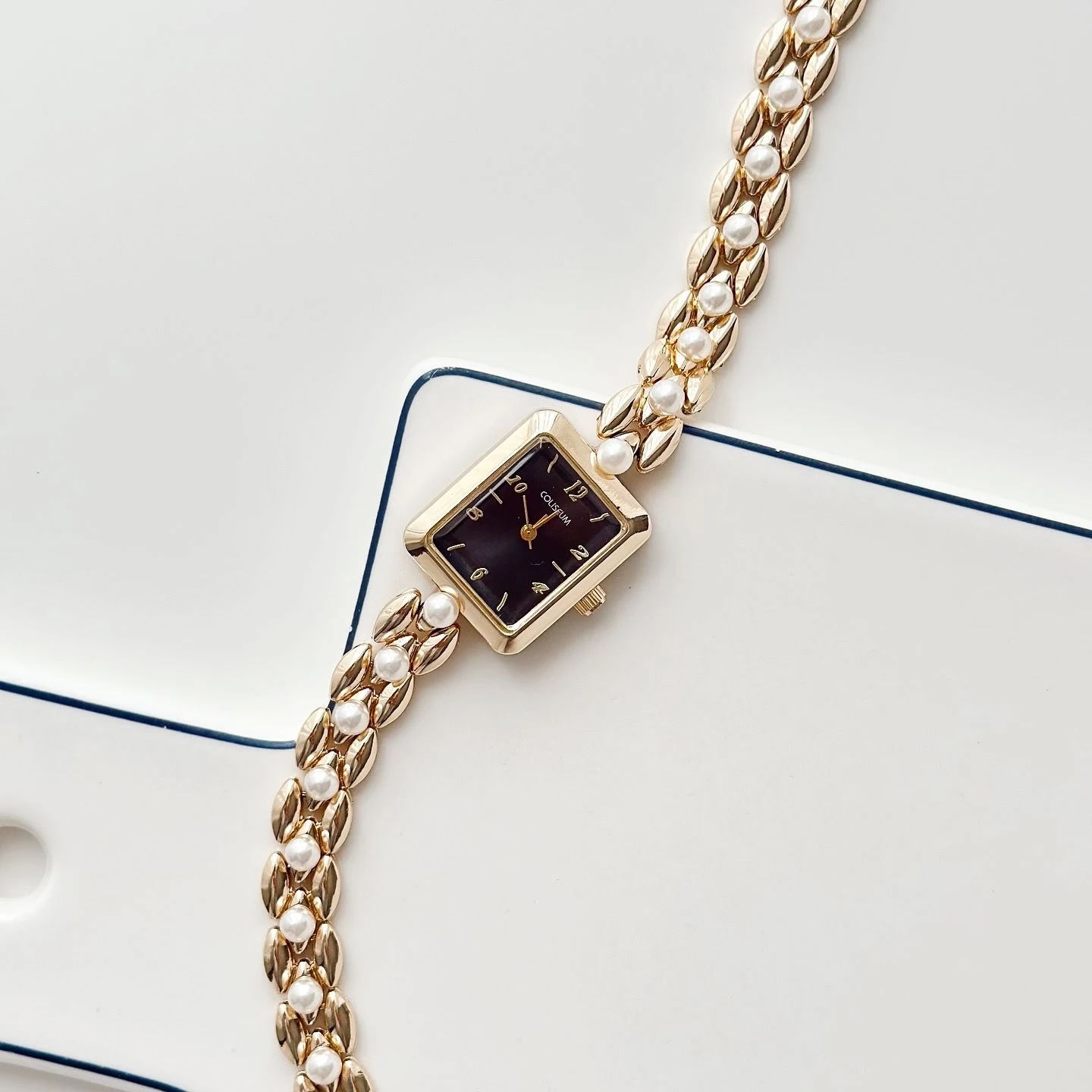 Helena Gold-Black Watch | Saat