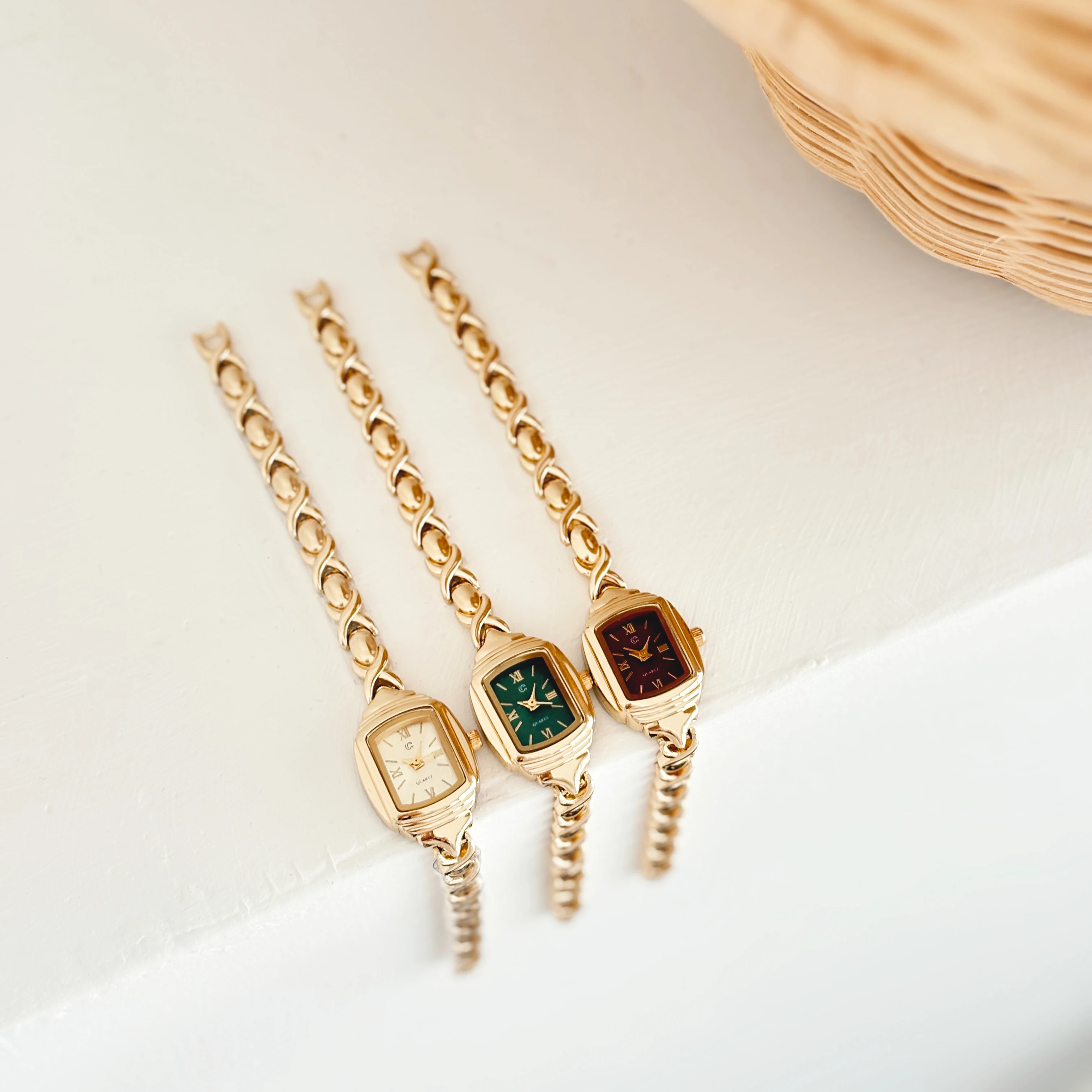 Aven Gold-Green Watch | Saat