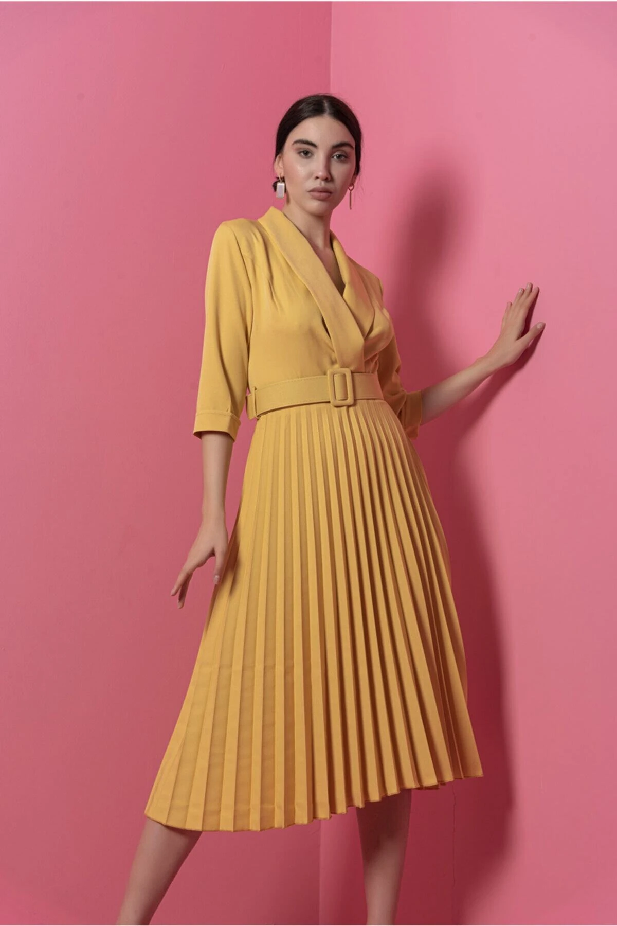 Kruvaze Yakalı Truvakar Kol Sarı Kloş Elbise